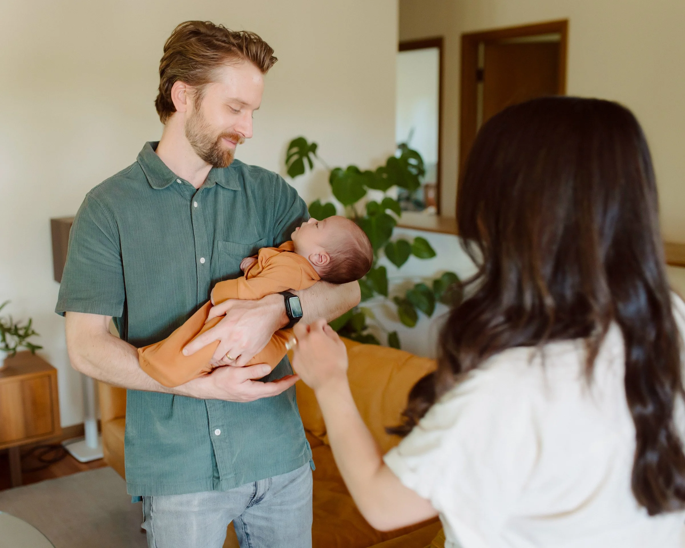 candid newborn photography minneapolis