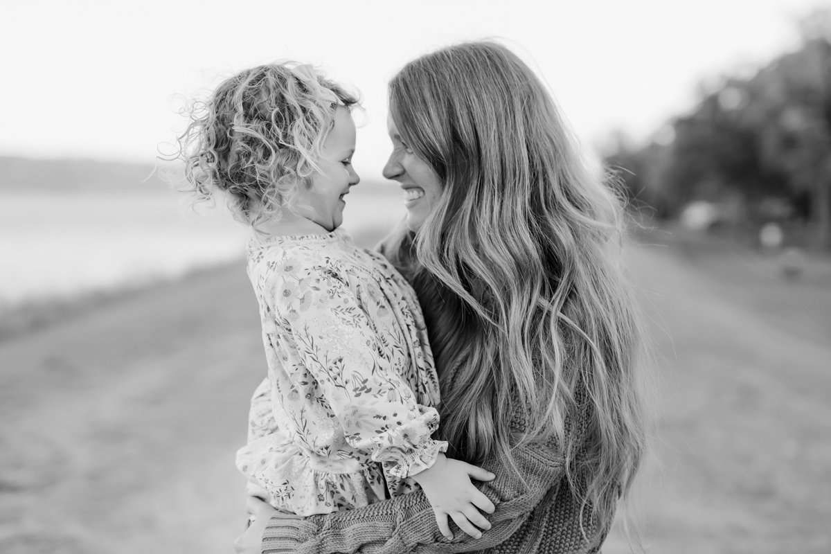 candid family photos in minnesota