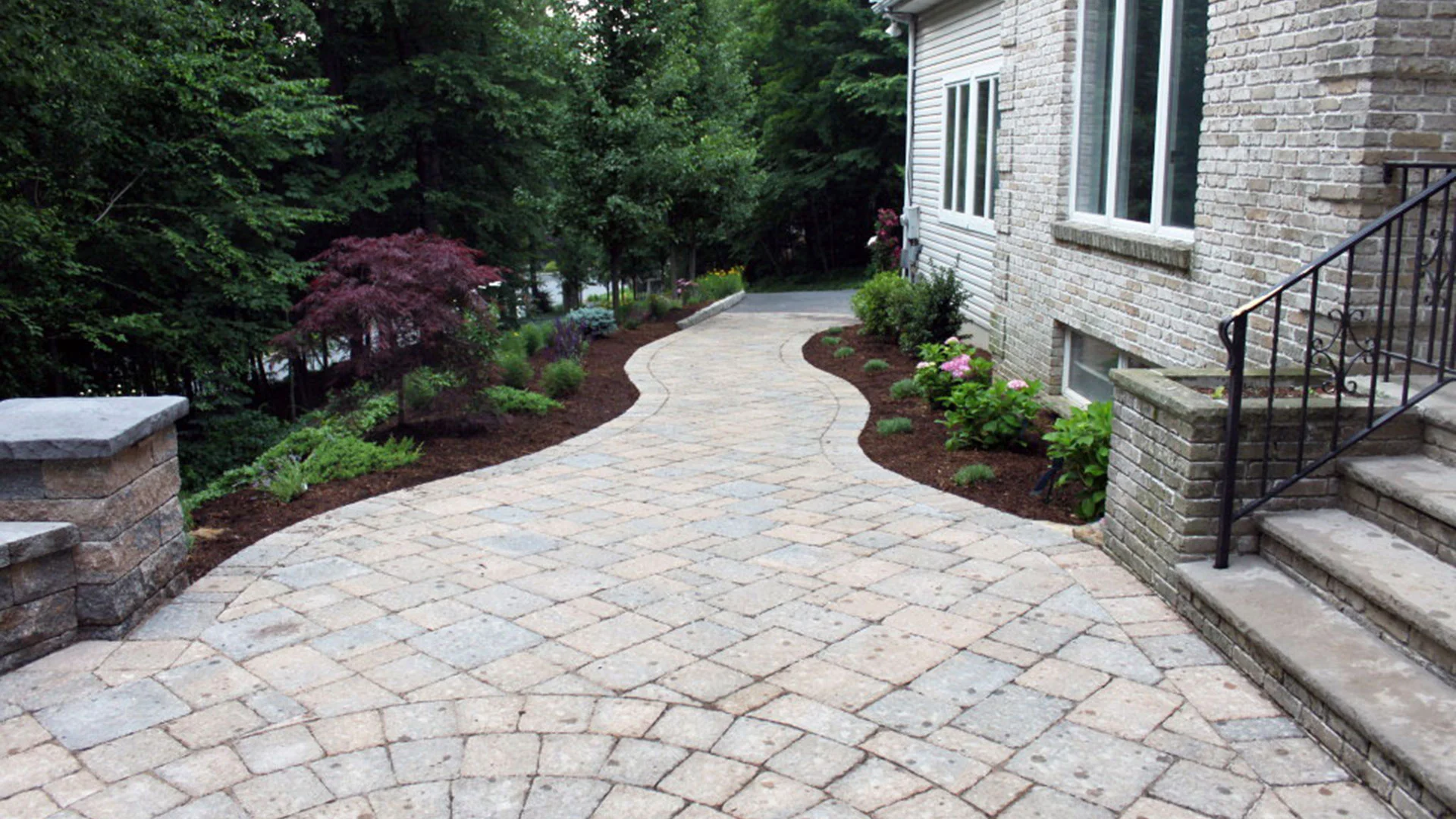 Auburn-Sky-Landscaping-Walkway.jpg