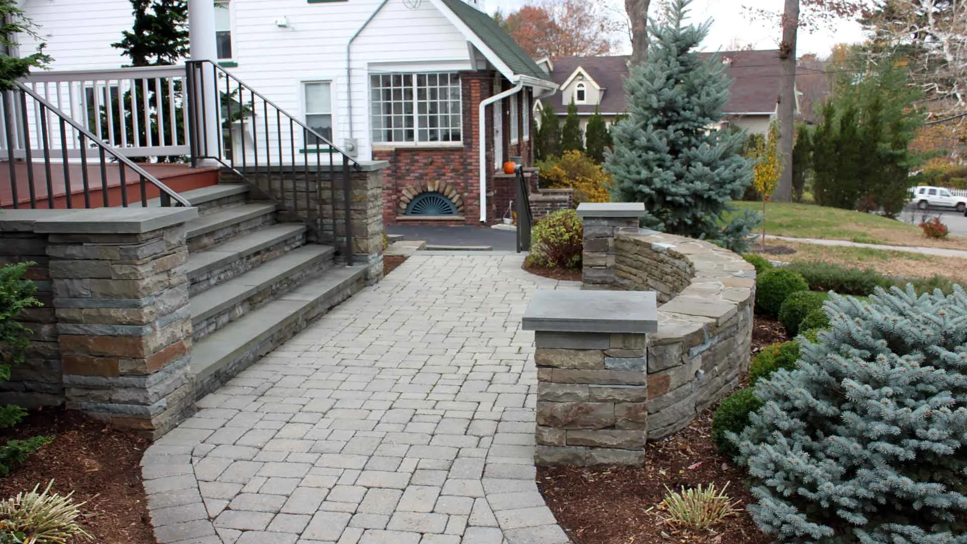 Auburn-Sky-Landscaping-Front-Patio-Steps-Sitting-Wall.jpg