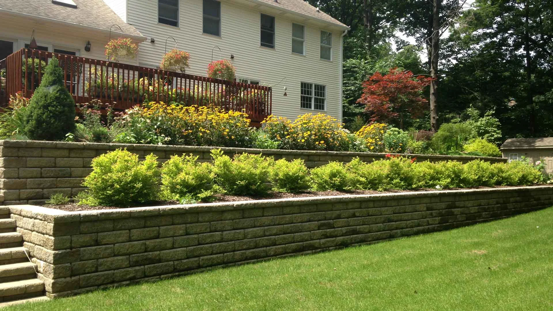 Auburn-Sky-Landscaping-Block-Wall-Steps-Planting-Beds.jpg