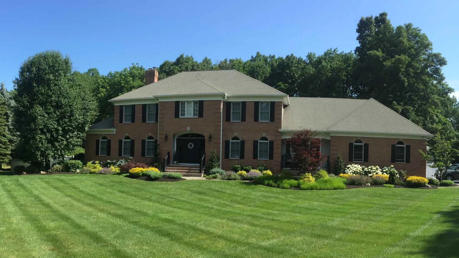 Auburn-Sky-Landscaping-Softscape-Front-Foundation-Planting-Bed-Installation.jpg