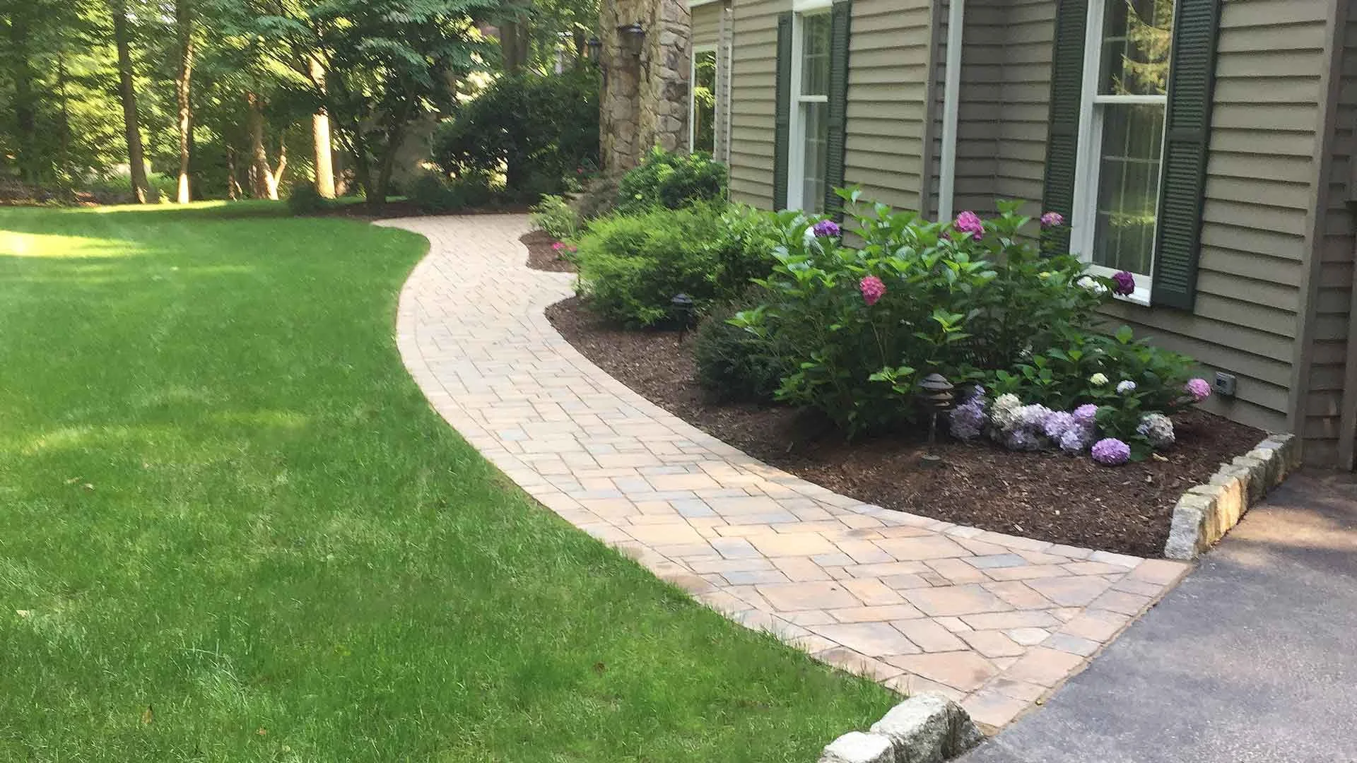Auburn-Sky-Landscaping-Construction-Paver-Walkway.jpg