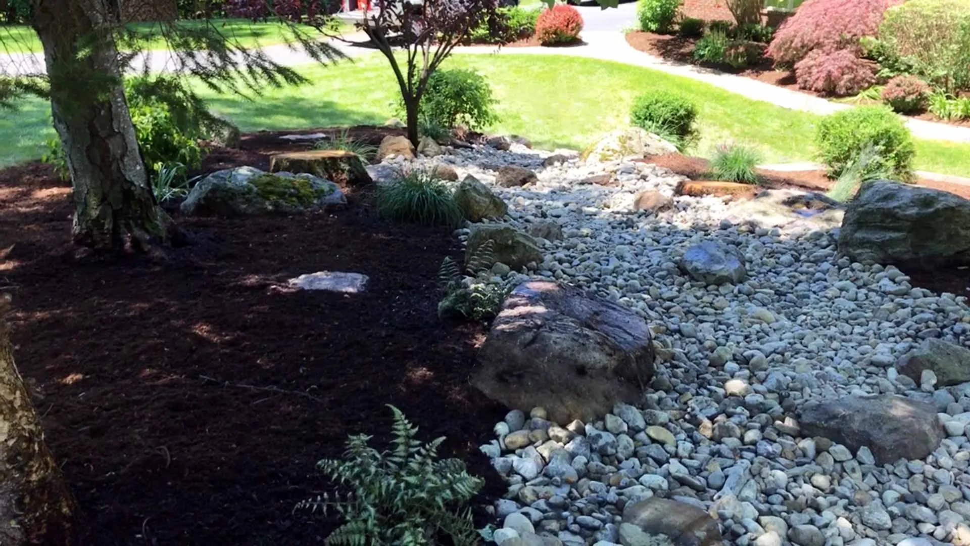 Auburn-Sky-Mulch-Stone-Dry-River-Bed.jpg