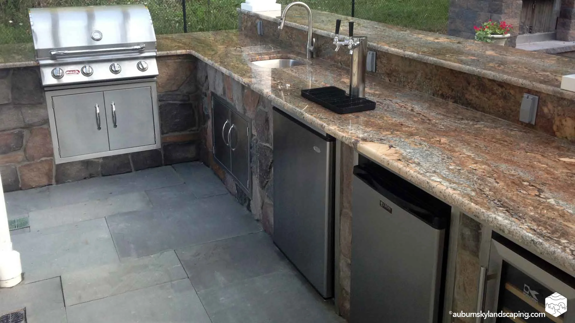 Auburn-Sky-Landscaping-Outdoor-Kitchen-Sink-Grill.jpg