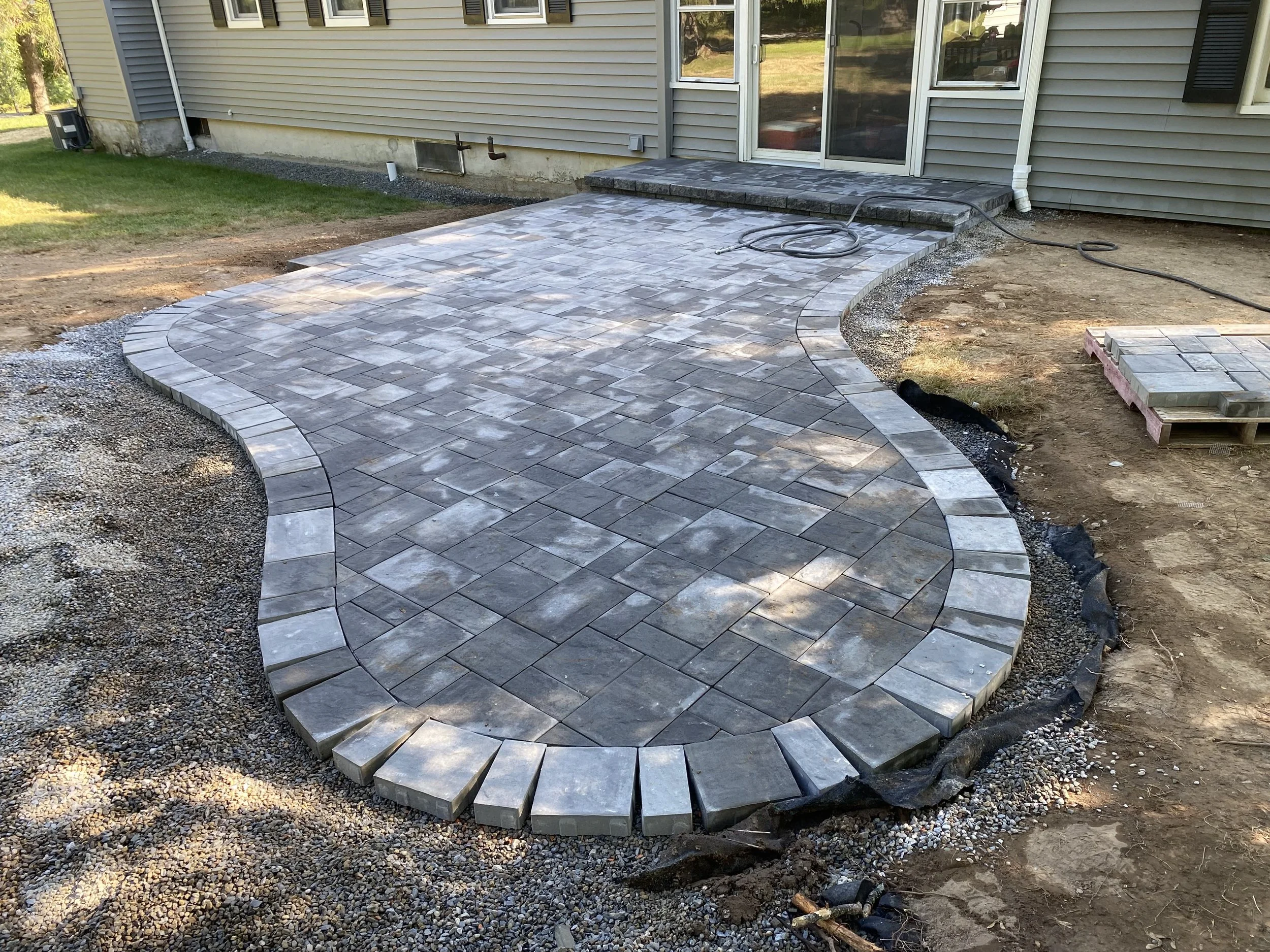 Patios-Walkways-RENOVATION-CONCRETE_PAVER-Backyard-Bracket_3-1-6.jpg