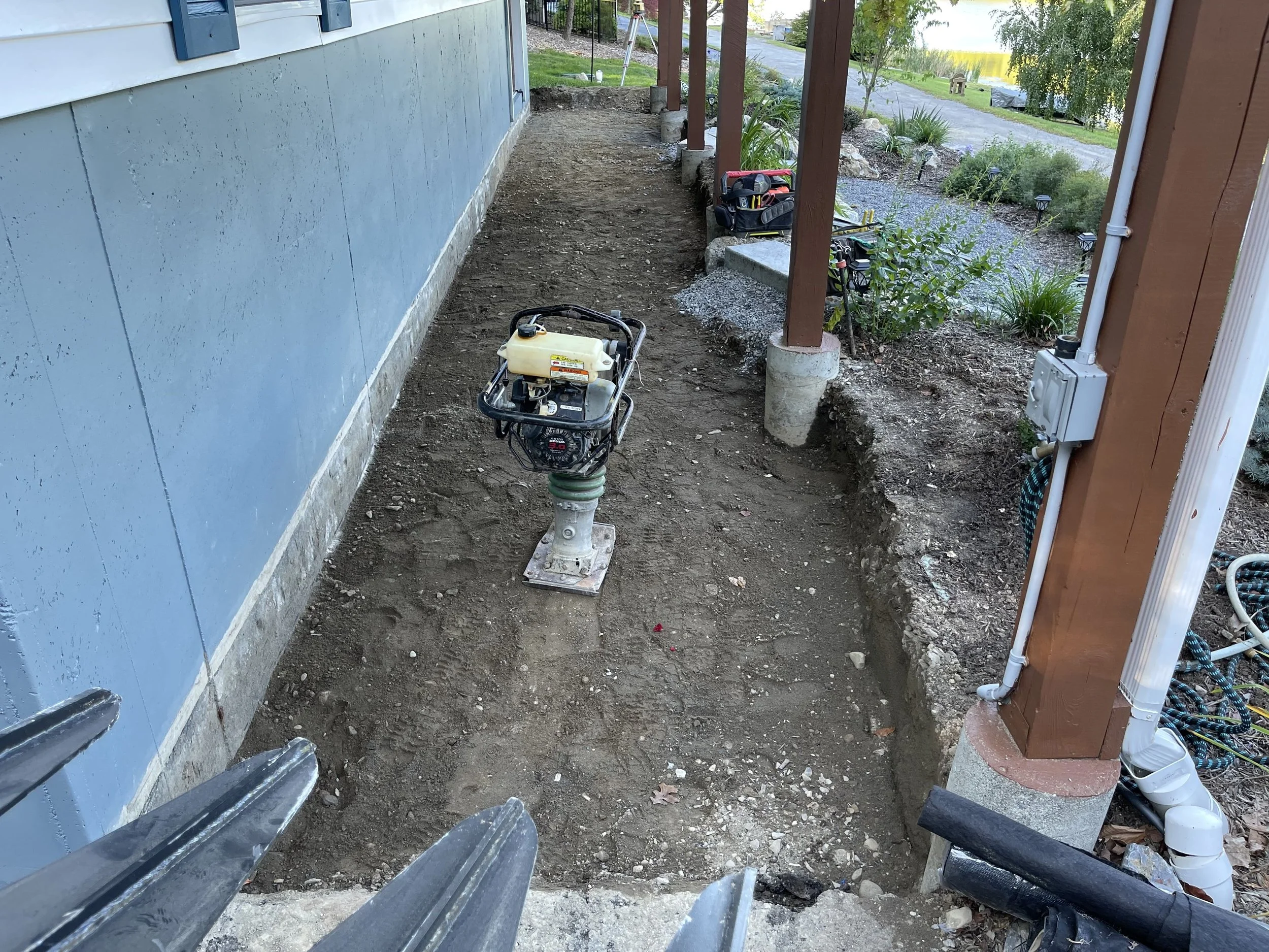 Patios-Walkways-RENOVATION-CONCRETE_PAVER-Front_Yard-Bracket_2-1-2.jpg