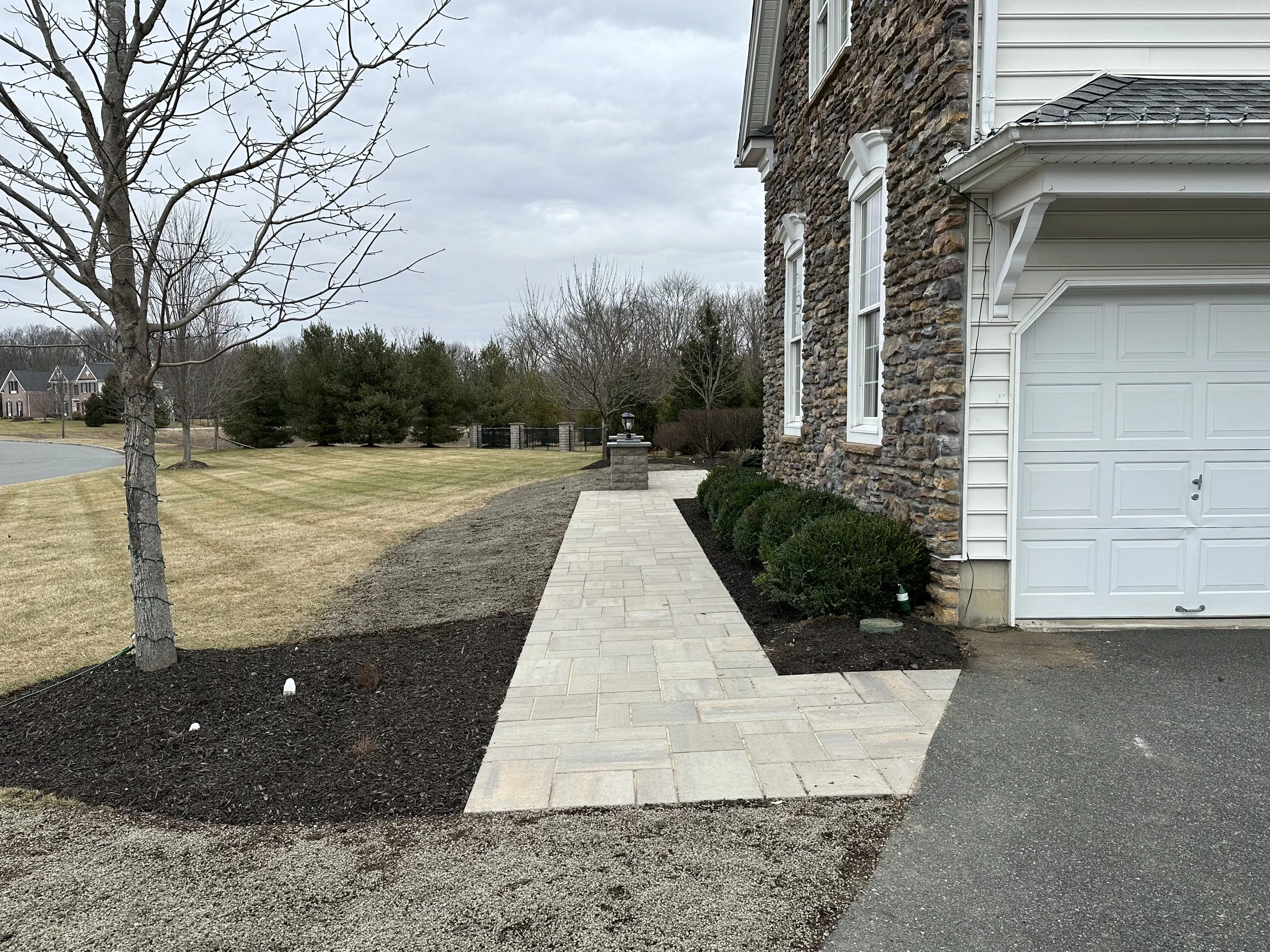 Patios-Walkways-RENOVATION-CONCRETE_PAVER-Front_Yard-Bracket_3-4-10.jpg