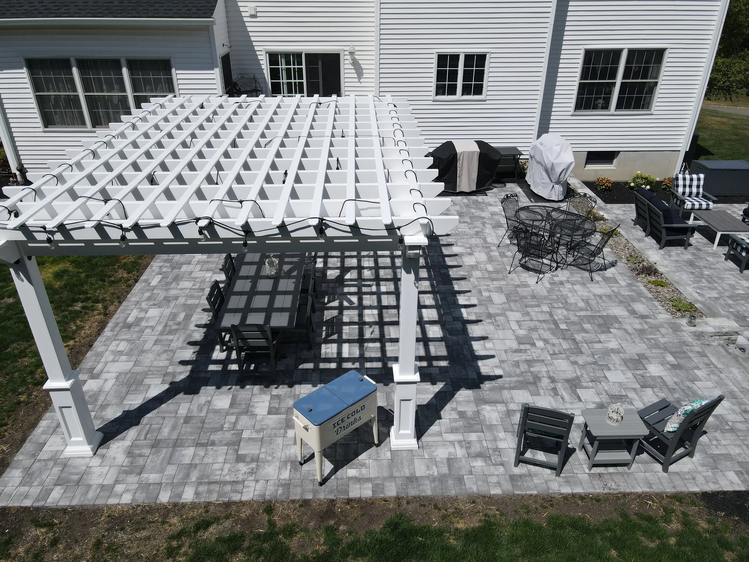 Outdoor Living Pergolas 2-7.jpg