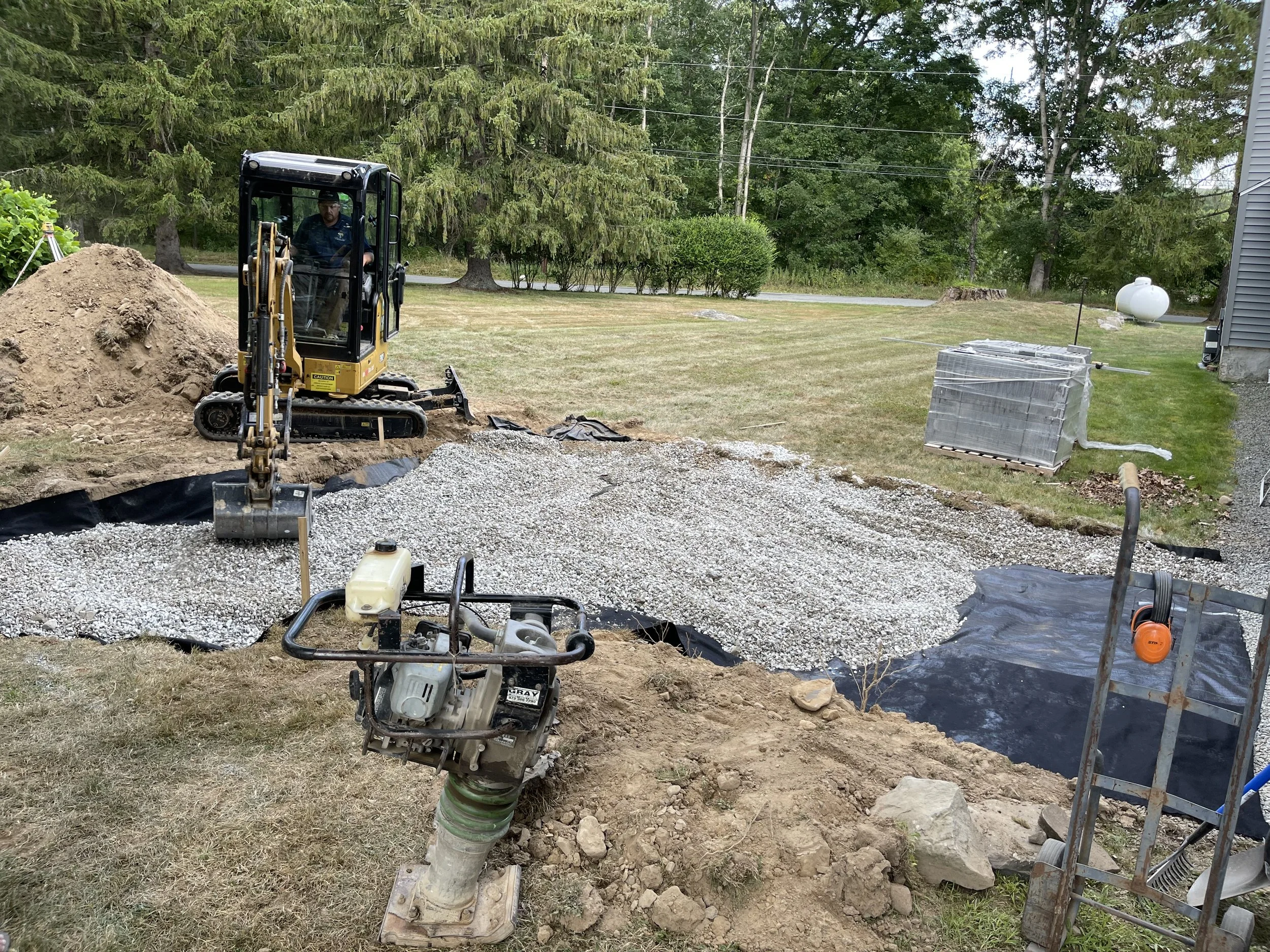 Patios-Walkways-RENOVATION-CONCRETE PAVER-Backyard-Bracket 3-1-3.jpg