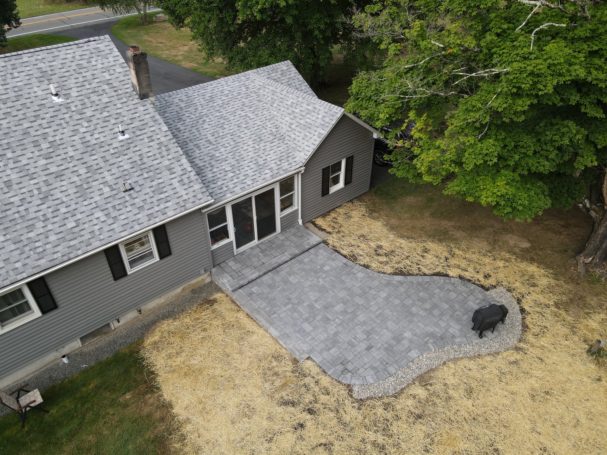 Patios-Walkways-RENOVATION-CONCRETE PAVER-Backyard-Bracket 3-1-8.JPG