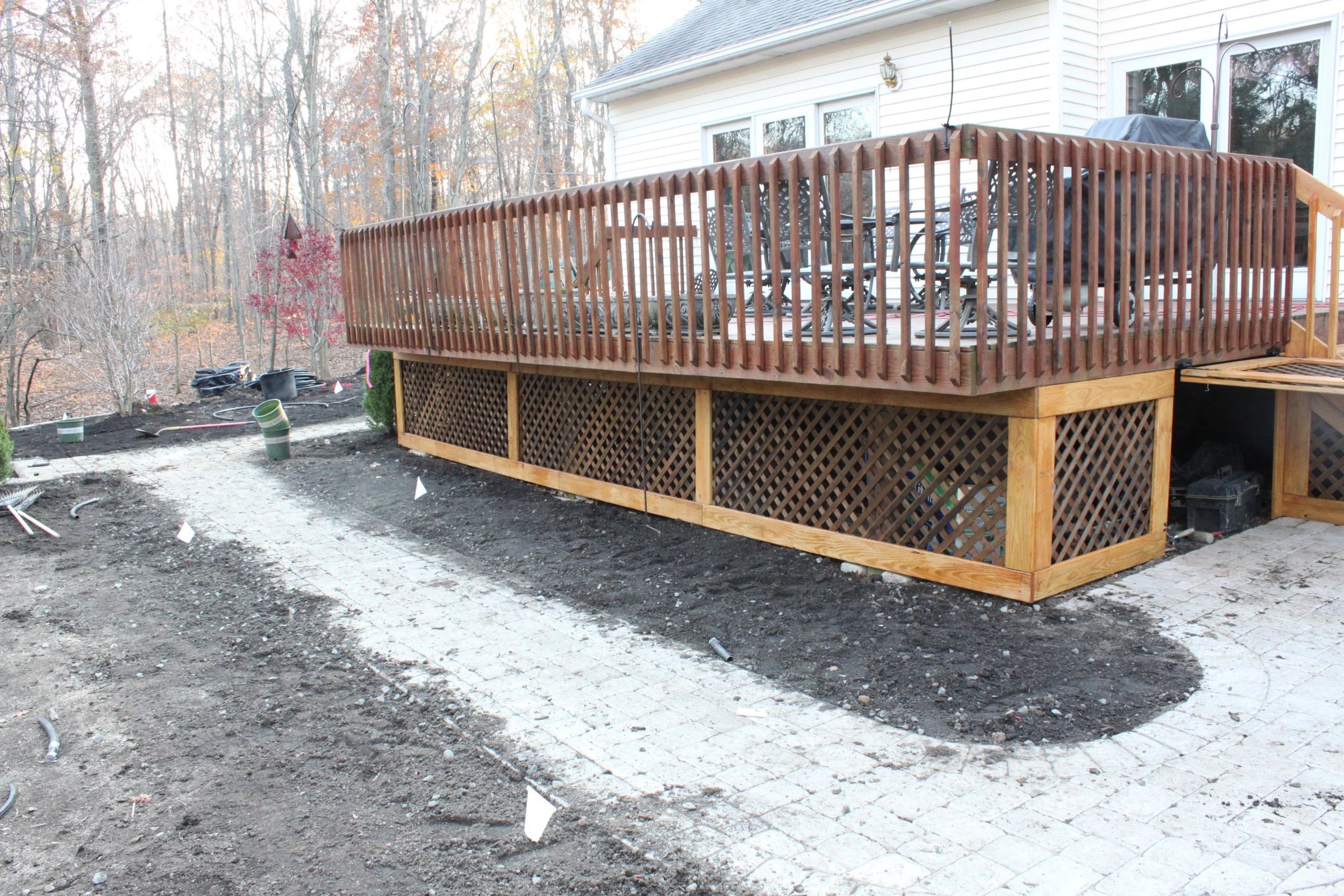 Patios-Walkways-RENOVATION-CONCRETE PAVER-Backyard-Bracket 3-5-7.JPG