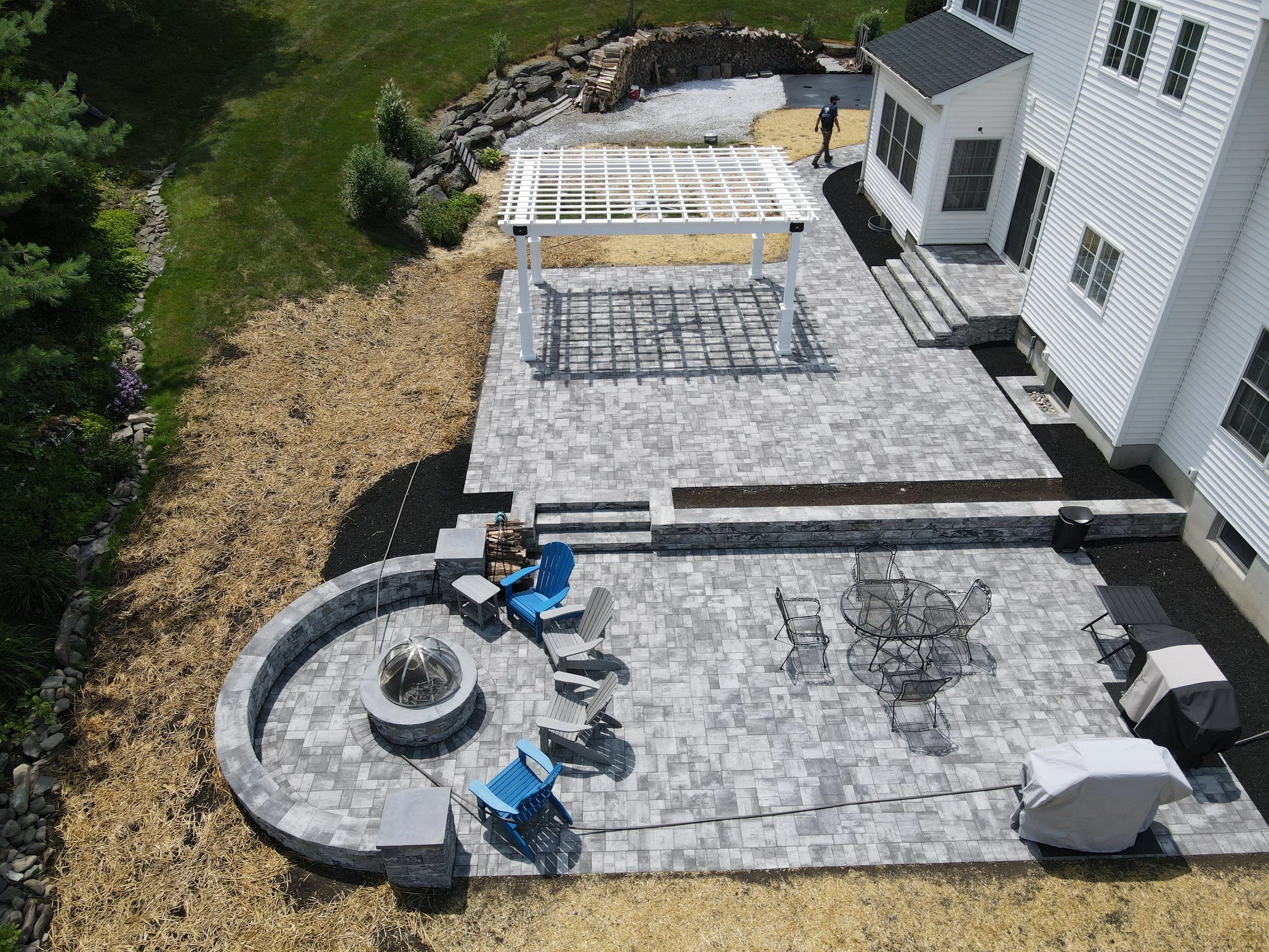 Patios-Walkways-RENOVATION-CONCRETE PAVER-Backyard-Bracket 4-2-20.jpg