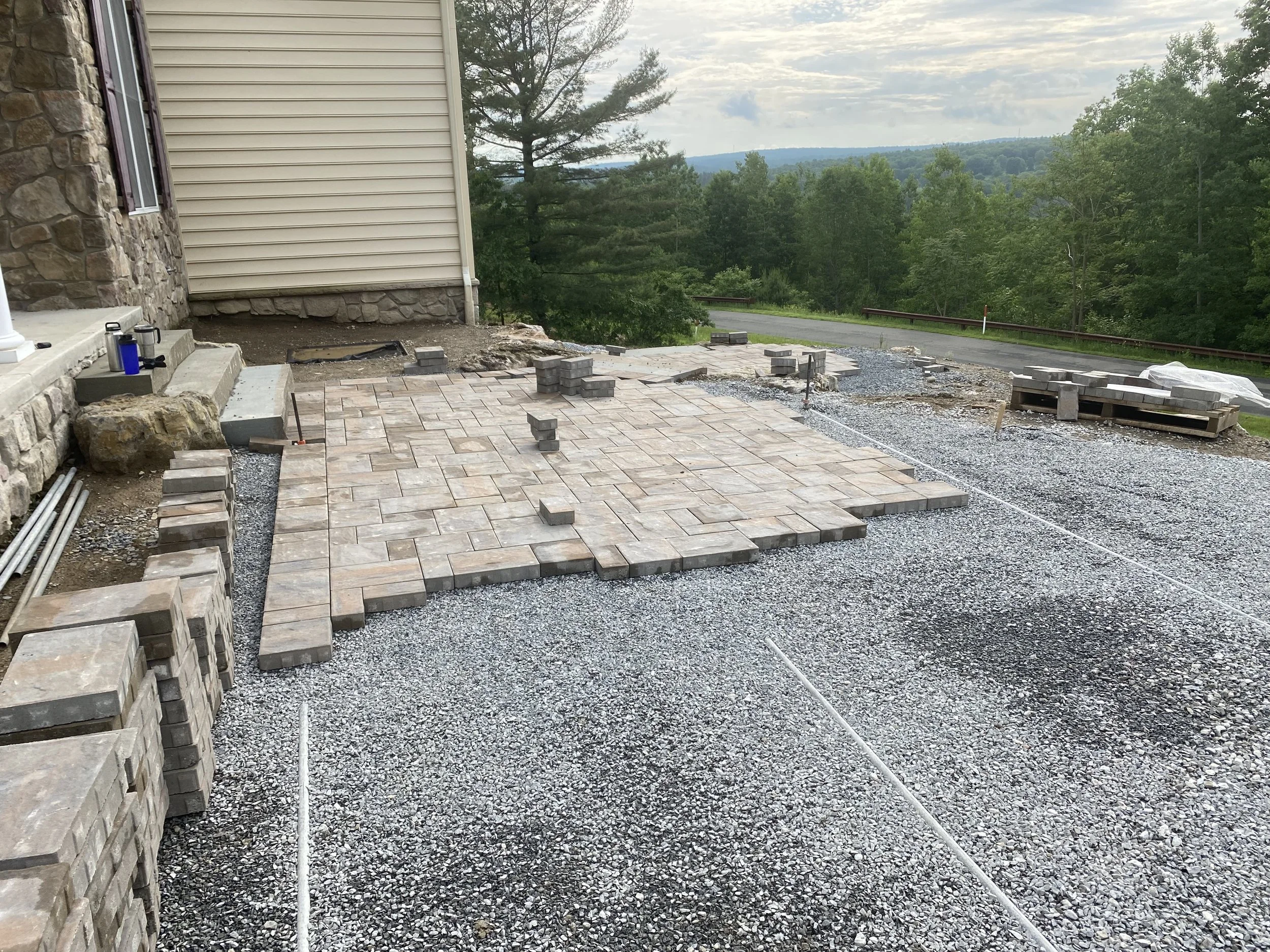 Patios-Walkways-RENOVATION-CONCRETE PAVER-Front Yard-Bracket 3-2-3.jpg
