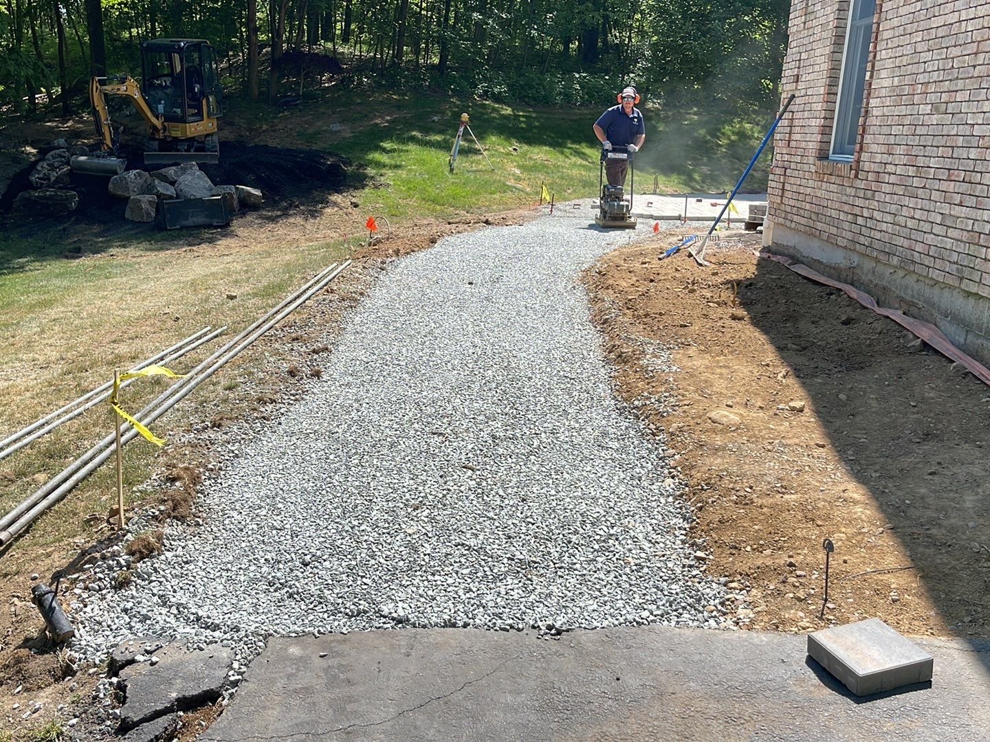 Patios-Walkways-RENOVATION-CONCRETE PAVER-Front Yard-Bracket 3-3-4.jpg