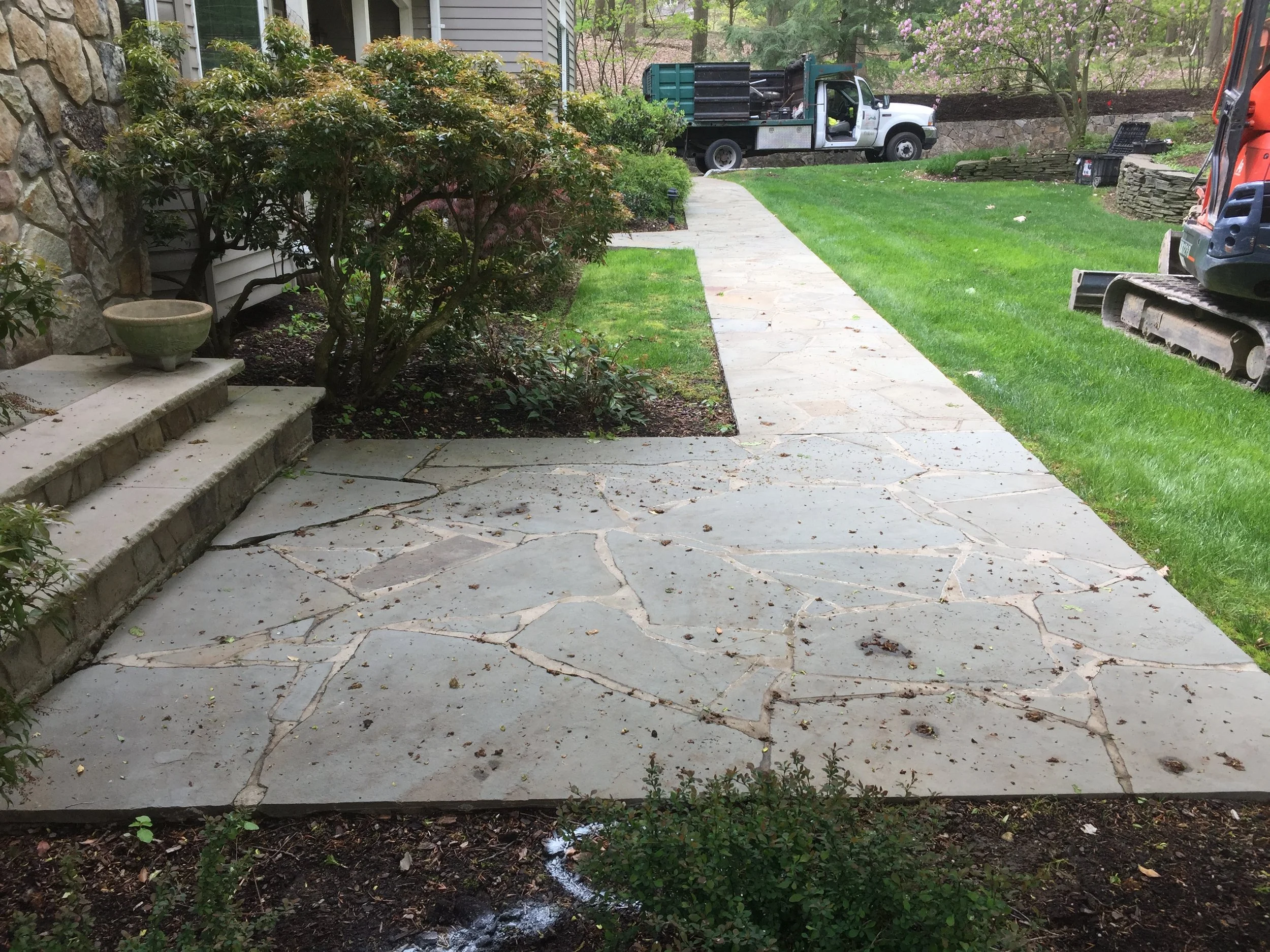 Patios-Walkways-RENOVATION-CONCRETE PAVER-Front Yard-Bracket 3-6-3.jpg