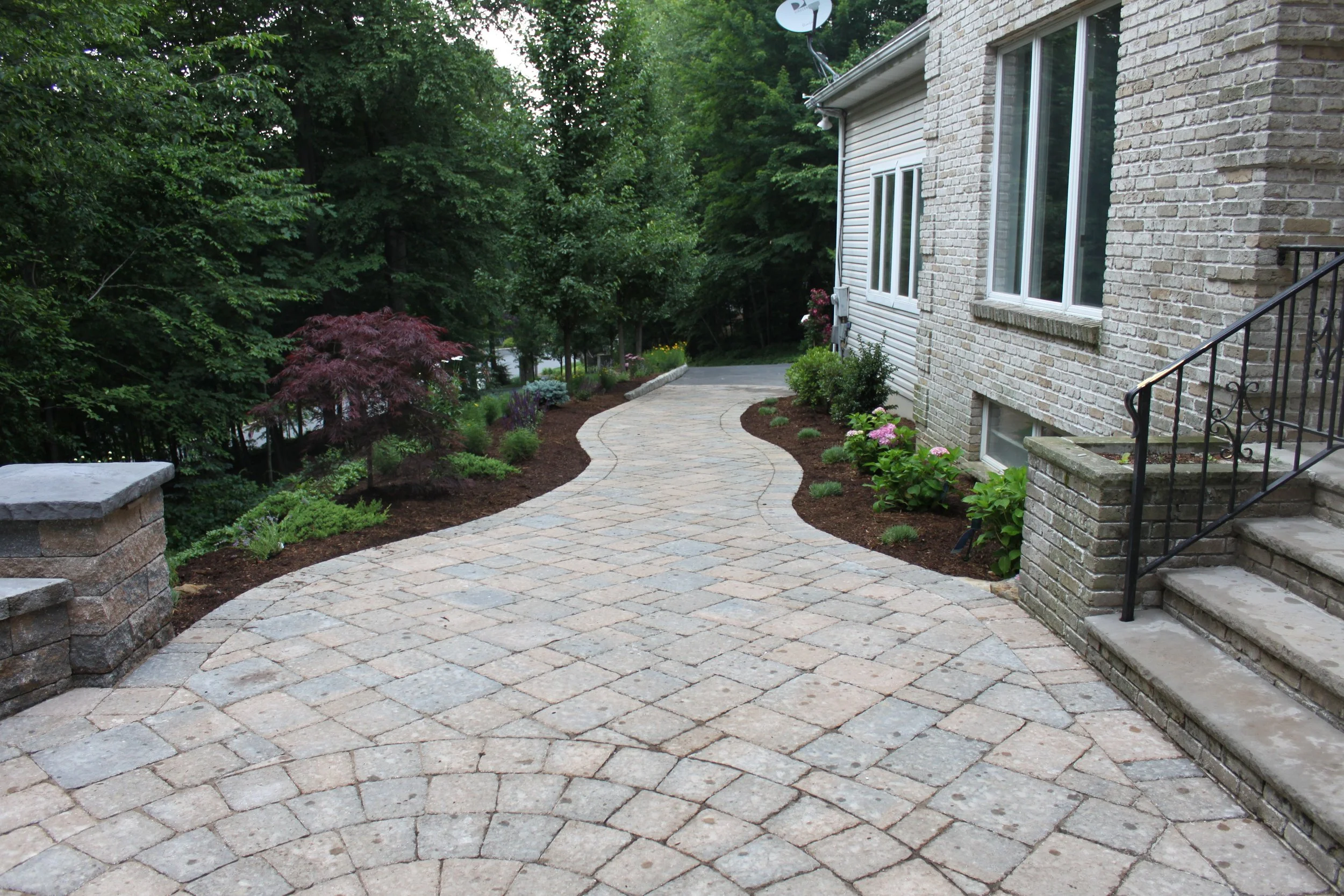 Patios-Walkways-RENOVATION-CONCRETE PAVER-Front Yard-Bracket 3-7-7.JPG