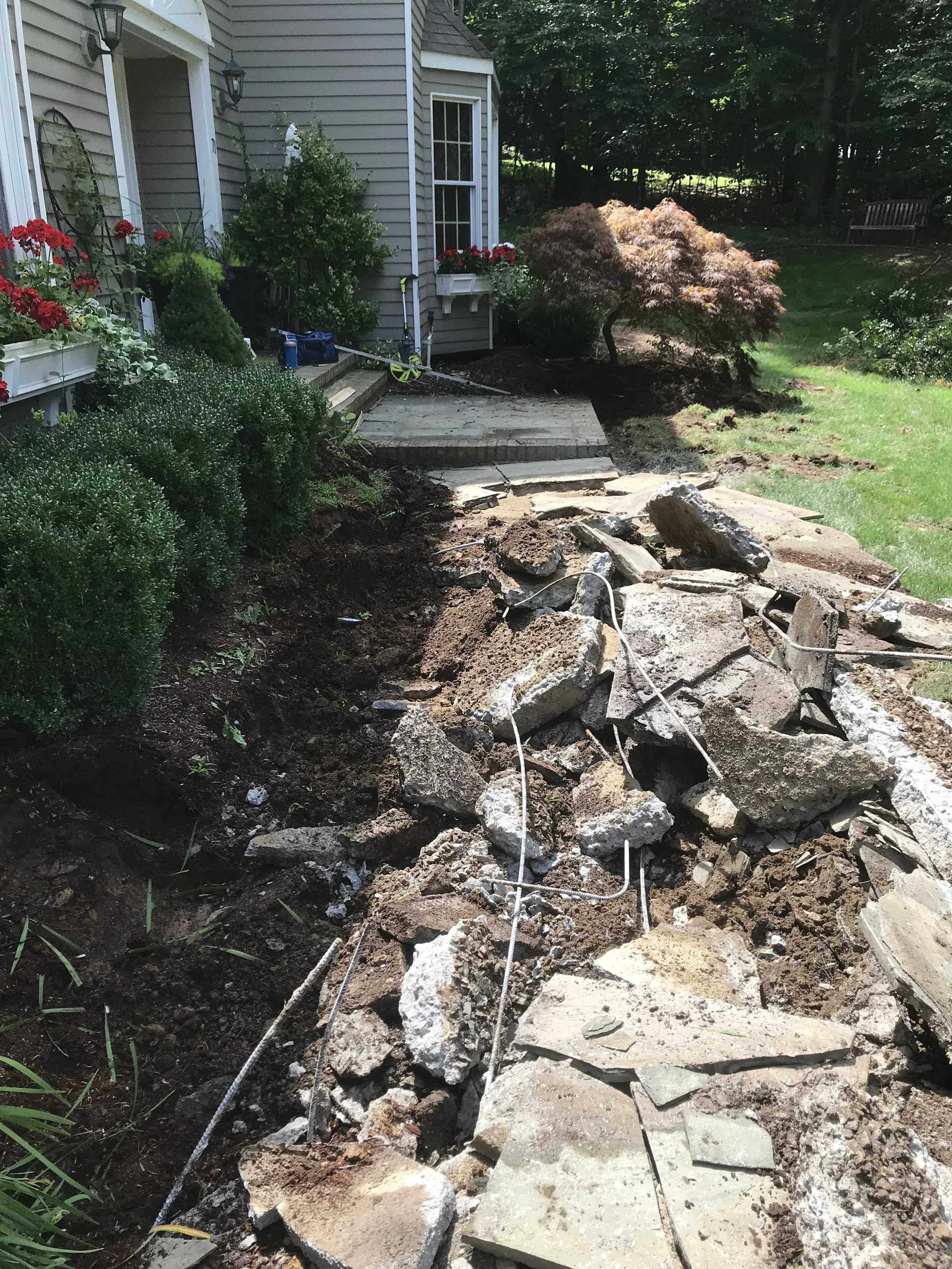 Patios-Walkways-RENOVATION-CONCRETE PAVER-Front Yard-Bracket 3-5-4.jpg