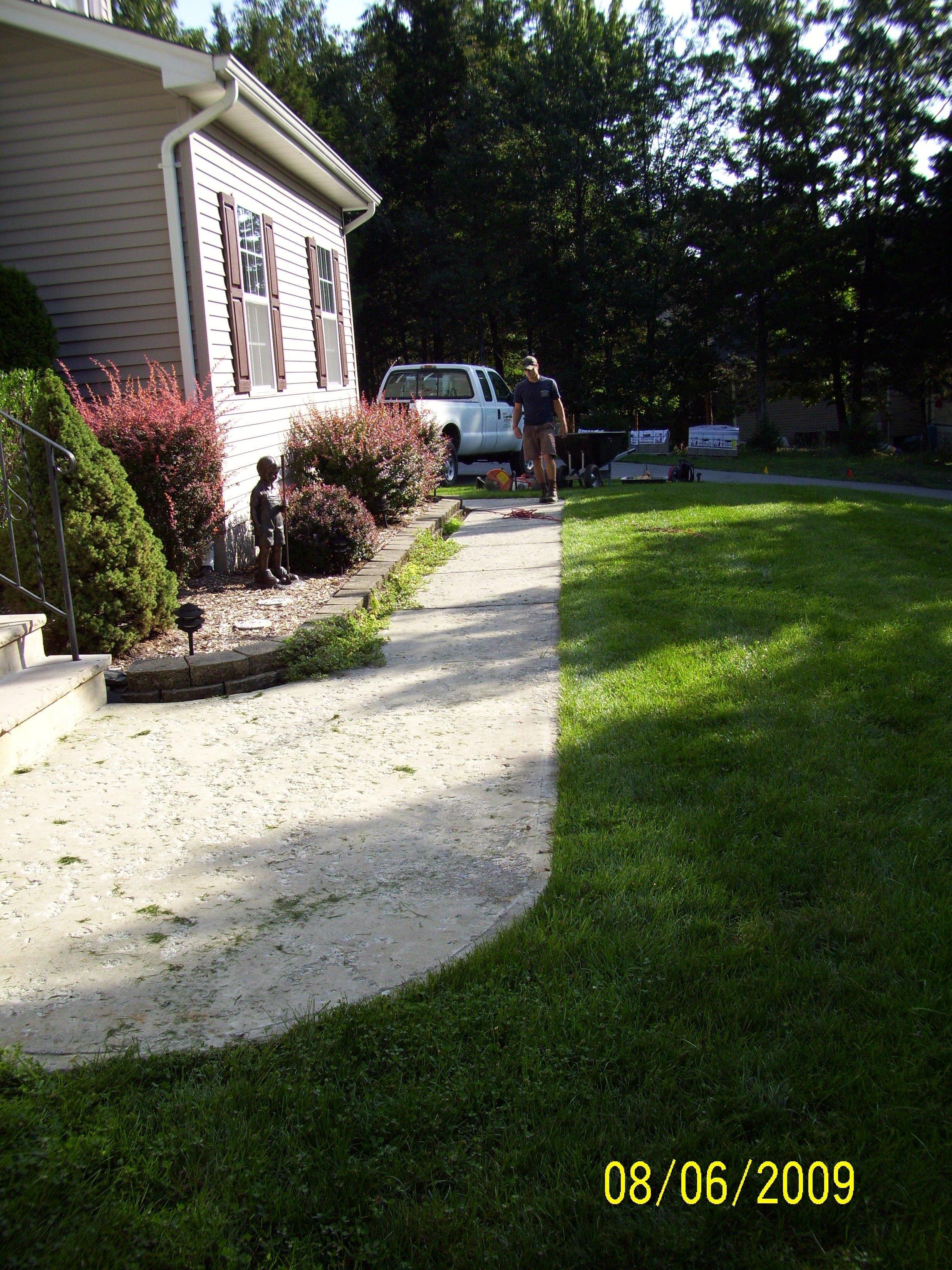 Patios-Walkways-RENOVATION-CONCRETE PAVER-Front Yard-7-3.JPG