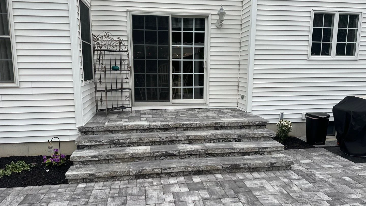 Steps - Segmented Concrete Block Steps - 3-12.jpg