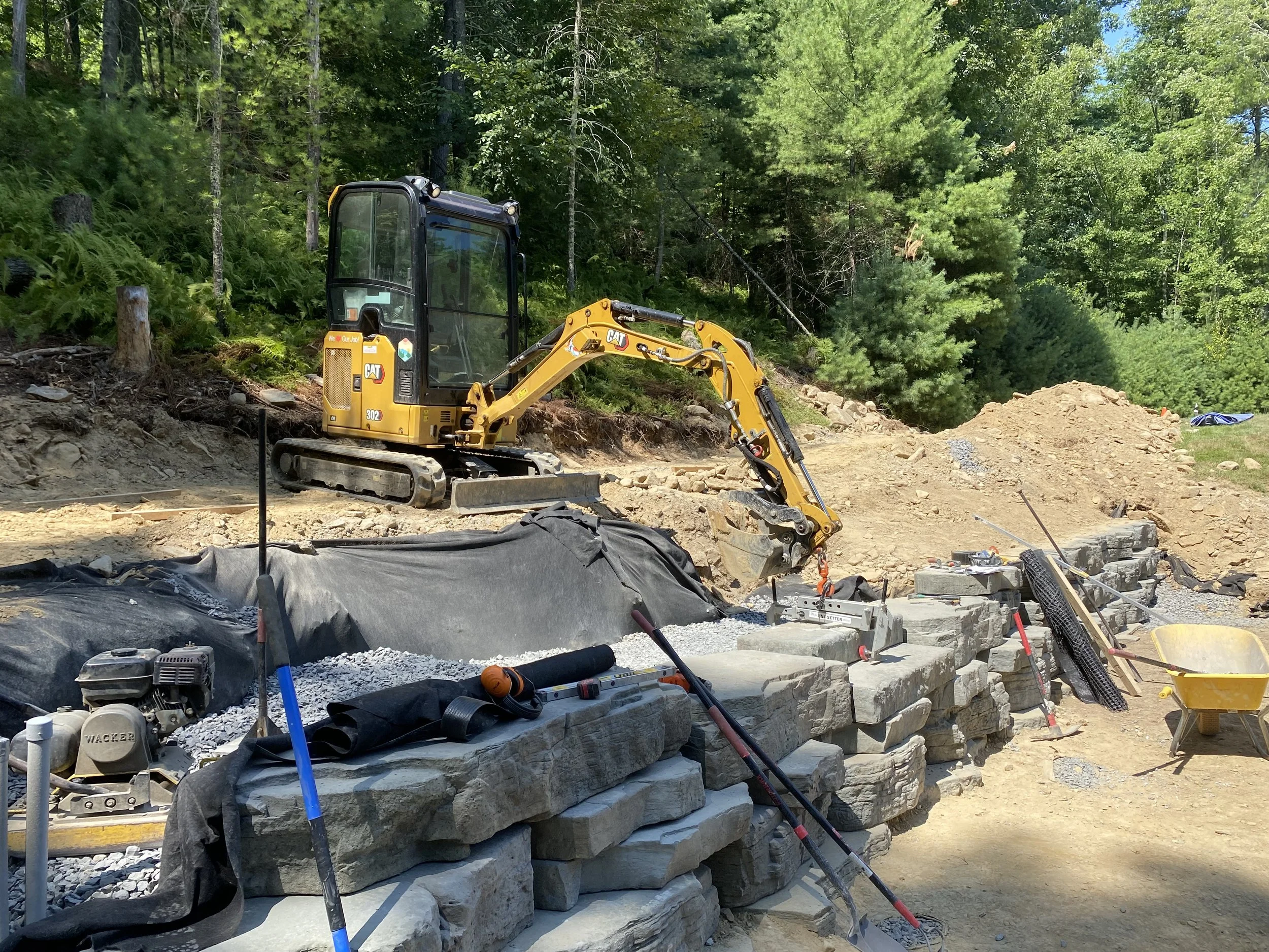 Cast Concrete Retaining Wall - NEW - Bracket 4 - 1-6.jpg