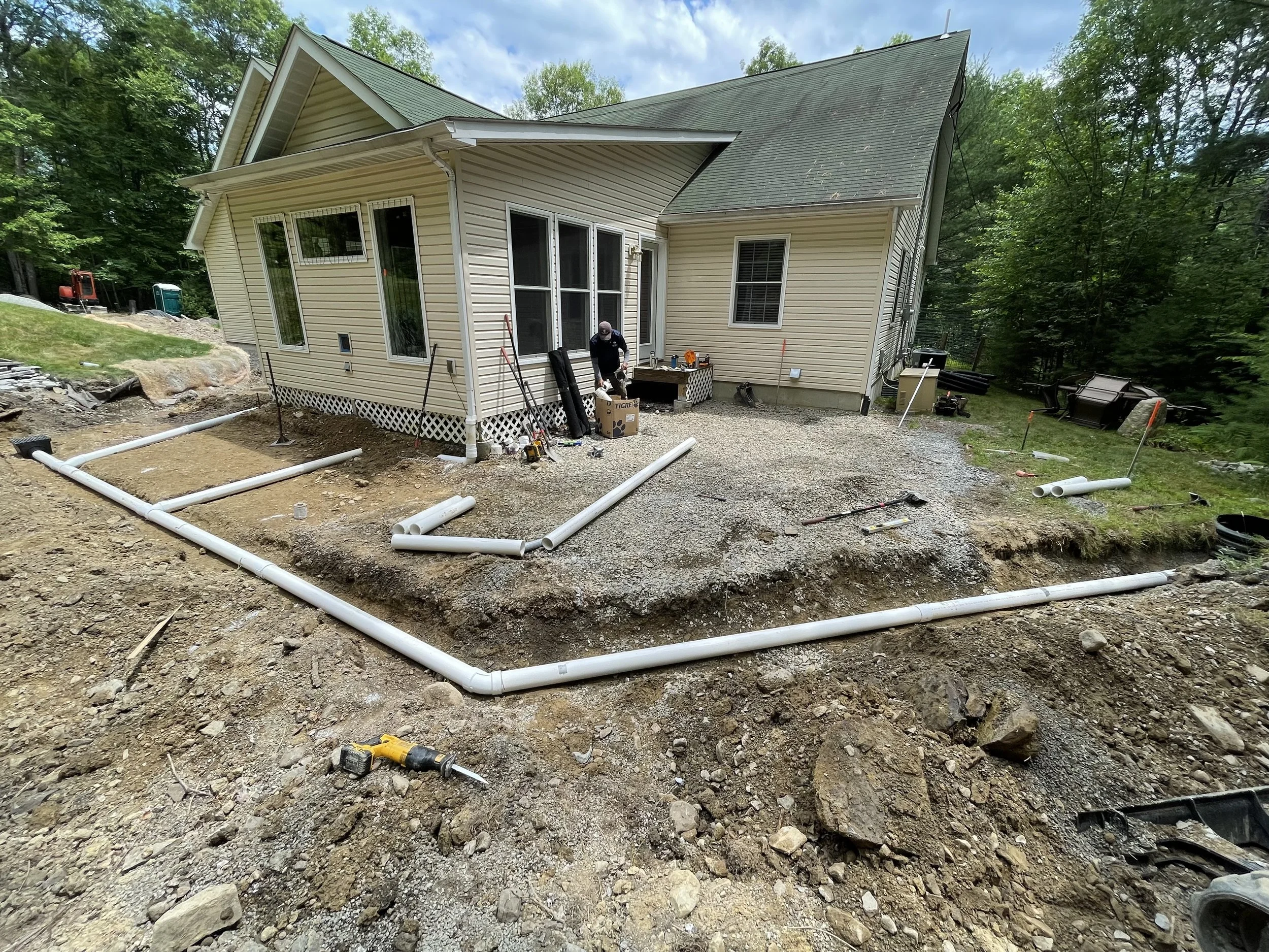 Patios-Walkways-RENOVATION-CONCRETE PAVER-Backyard-Bracket 3-2-5.jpg