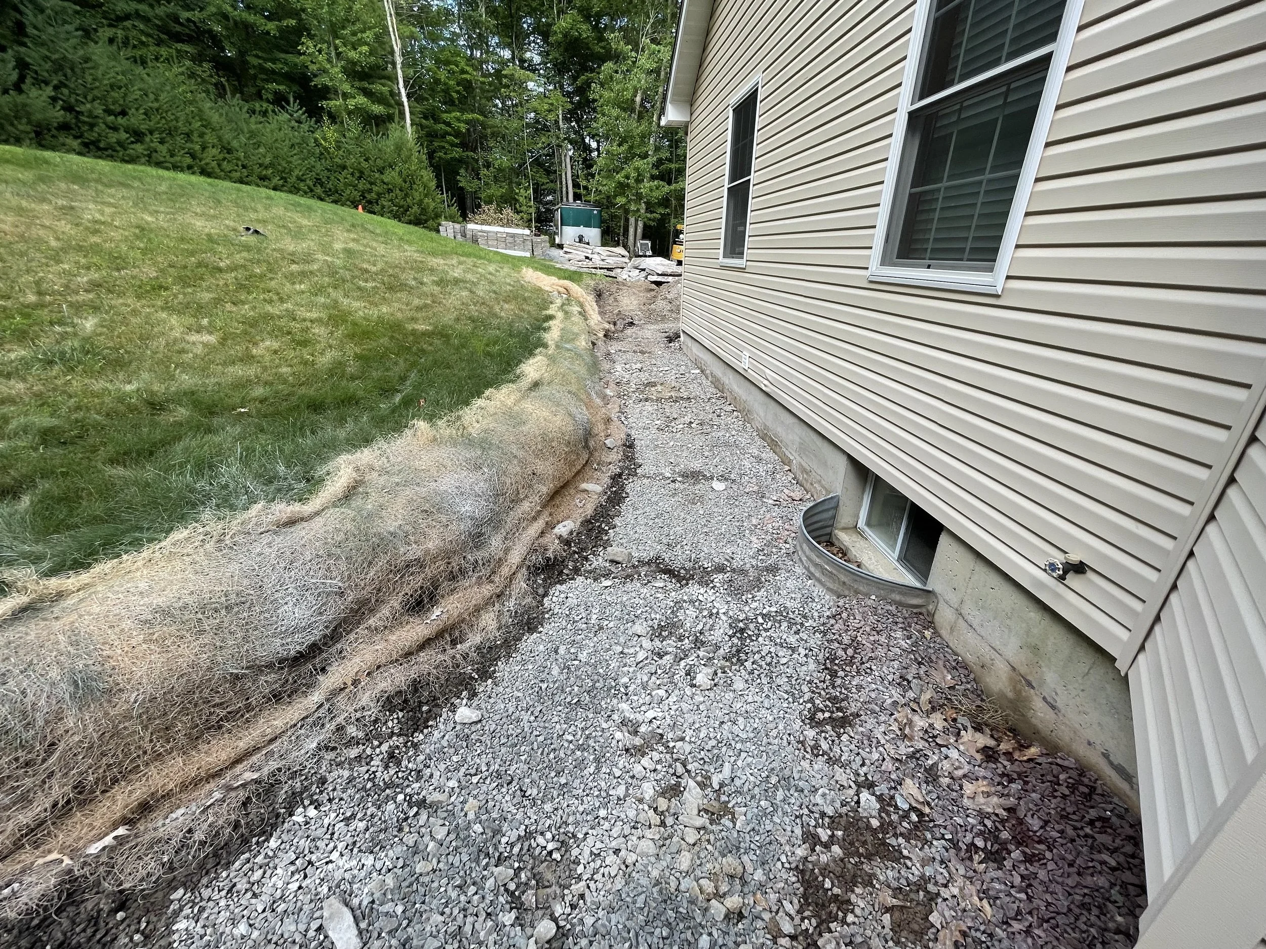 Patios-Walkways-RENOVATION-CONCRETE PAVER-Backyard-Bracket 3-2-6.jpg