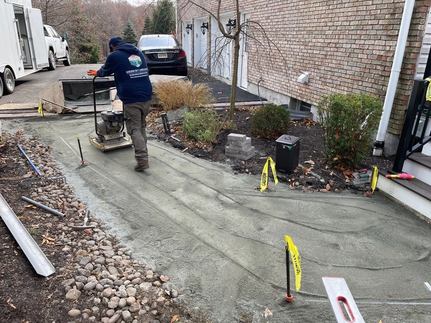 Patios-Walkways-RENOVATION-CONCRETE PAVER-Backyard-Bracket 3-3-7.jpg