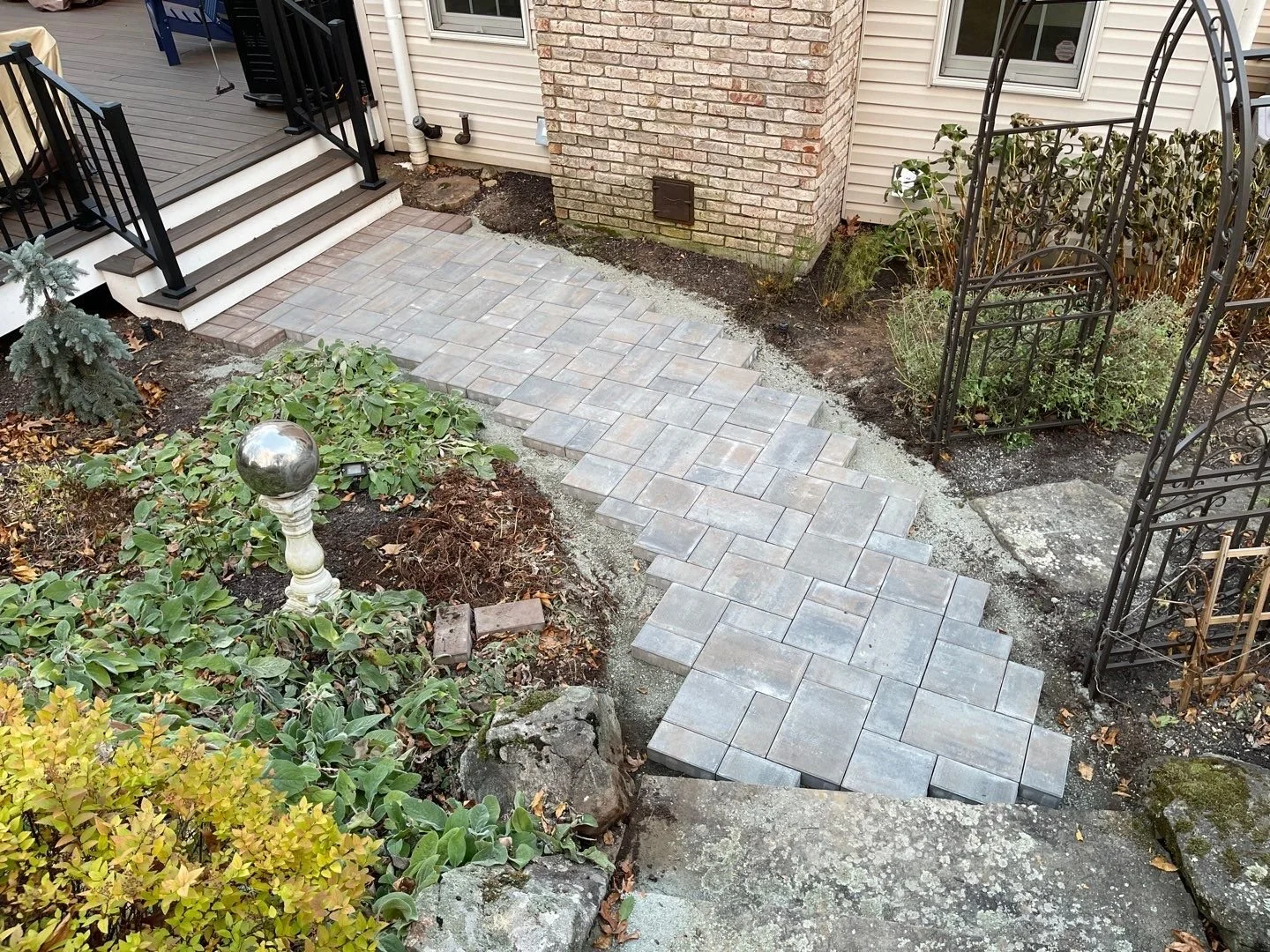 Patios-Walkways-RENOVATION-CONCRETE PAVER-Backyard-Bracket 3-3-8.jpg