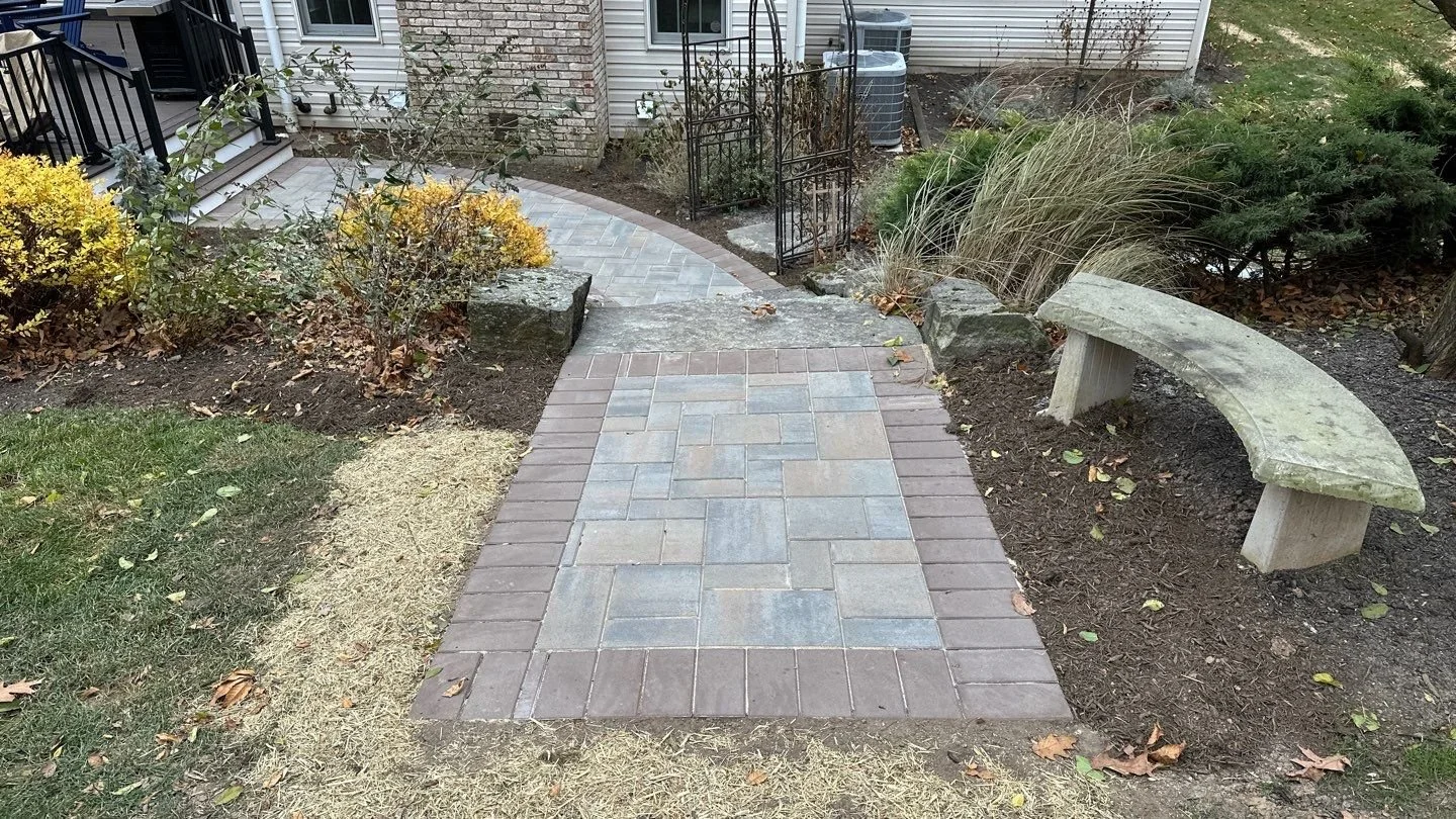 Patios-Walkways-RENOVATION-CONCRETE PAVER-Backyard-Bracket 3-3-10.jpg