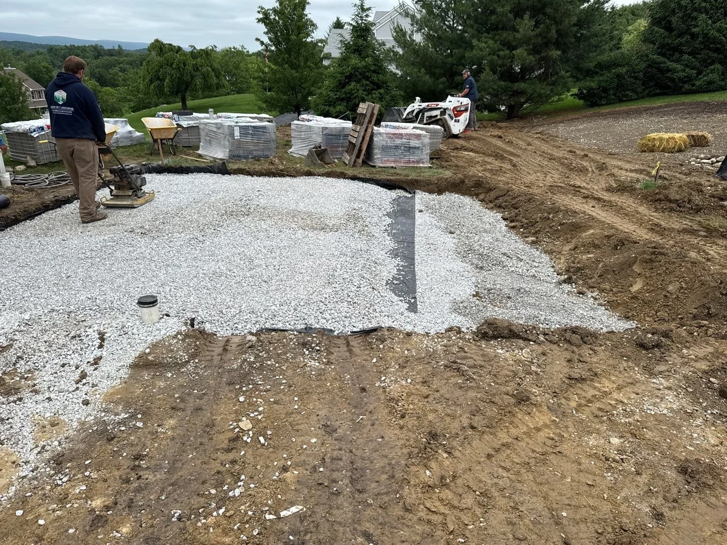 Patios-Walkways-RENOVATION-CONCRETE PAVER-Backyard-Bracket 4-2-11.jpg