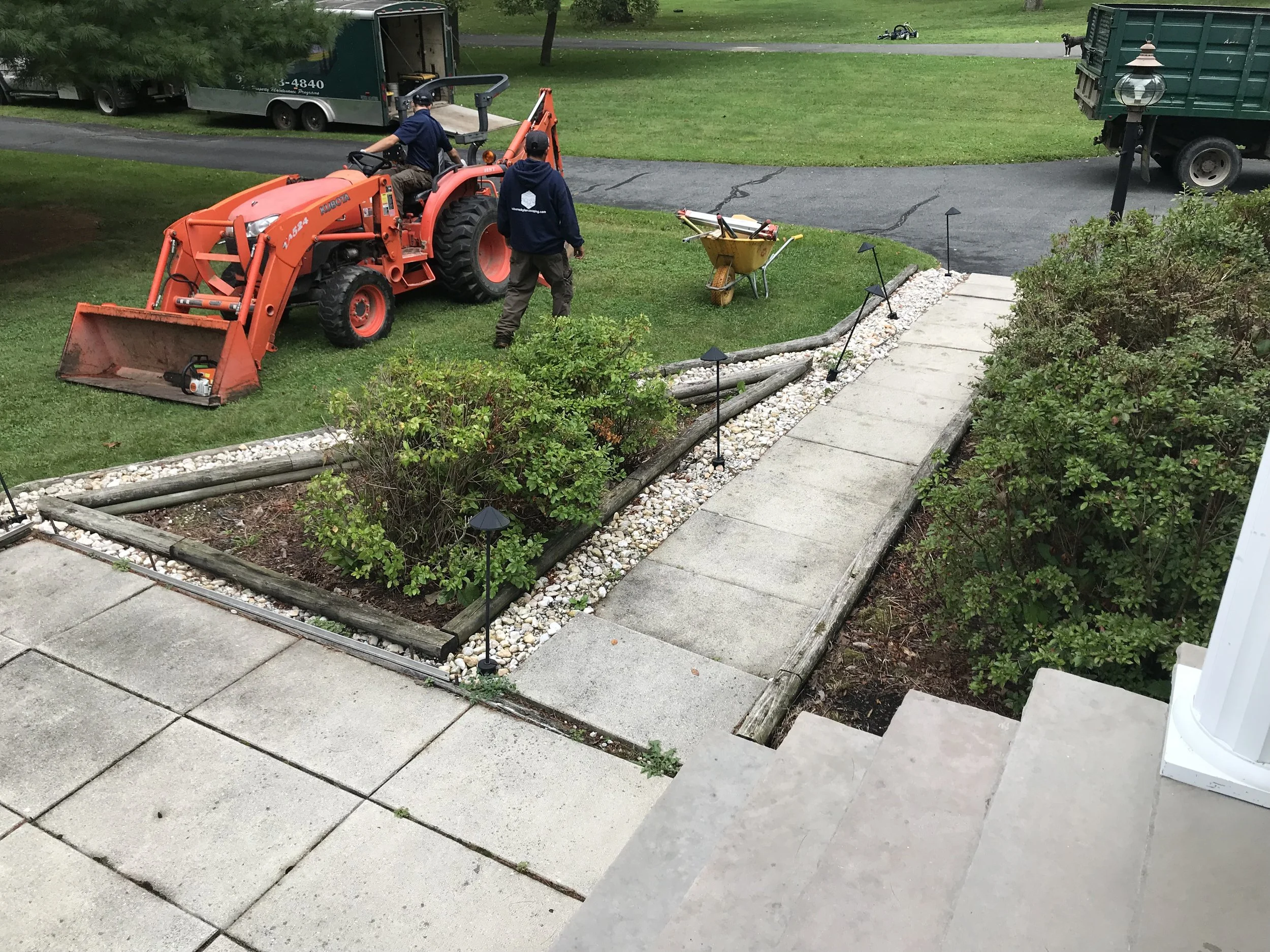 Patios-Walkways-RENOVATION-CONCRETE PAVER-Front Yard-Bracket 2-2-2.jpg