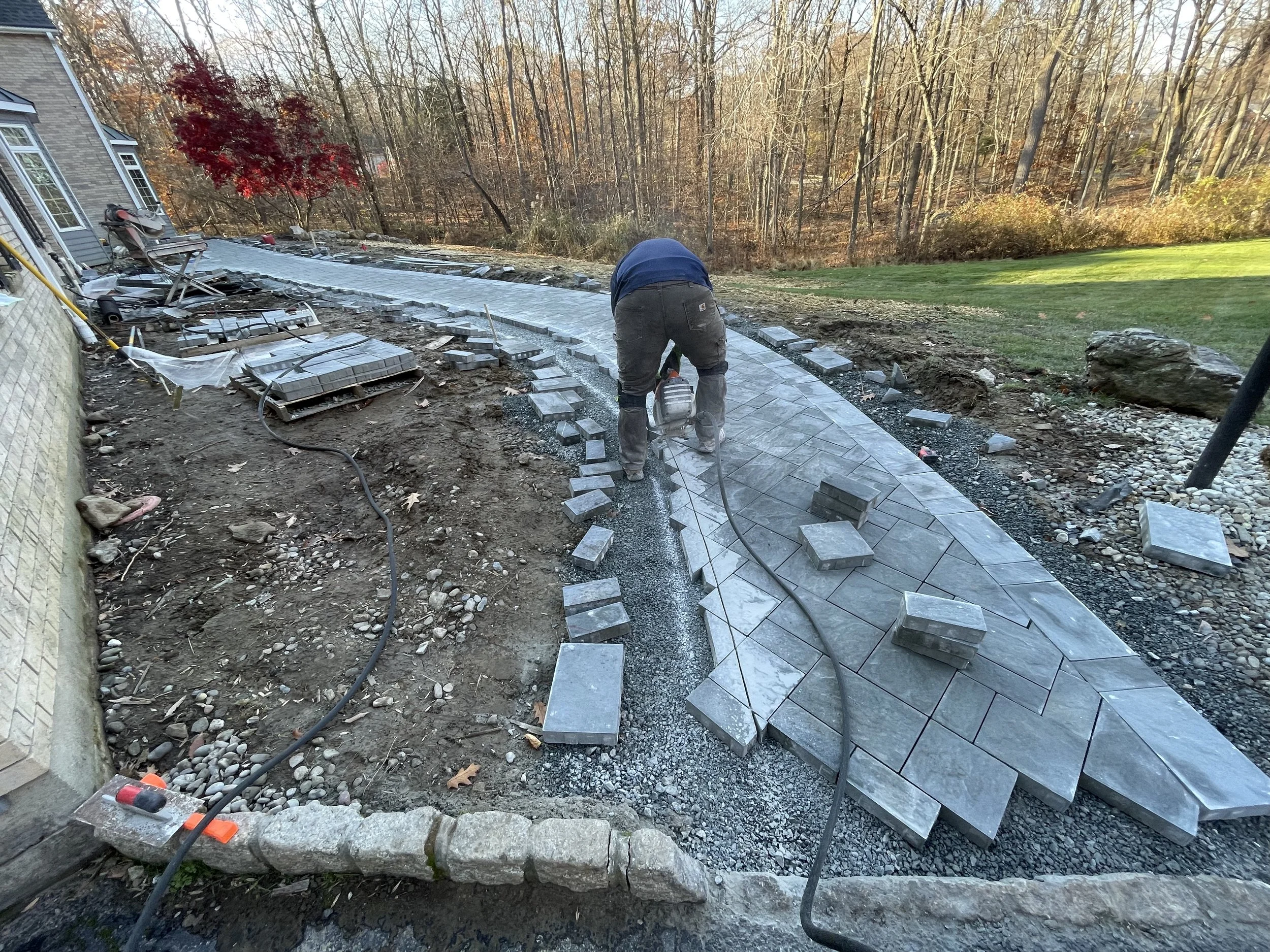 Patios-Walkways-RENOVATION-CONCRETE PAVER-Front Yard-Bracket 3-1-7.jpg