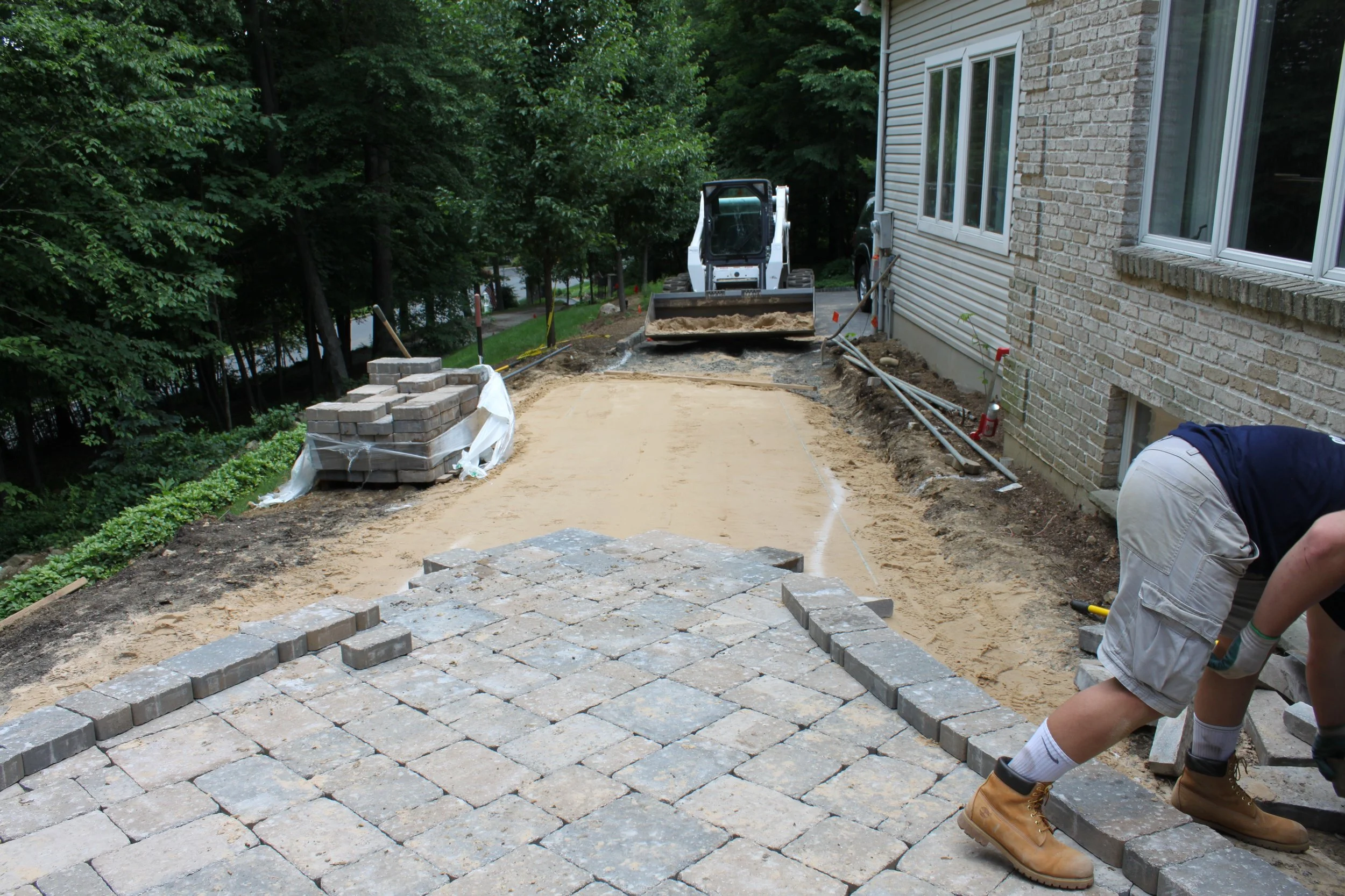 Patios-Walkways-RENOVATION-CONCRETE PAVER-Front Yard-Bracket 3-7-4.JPG