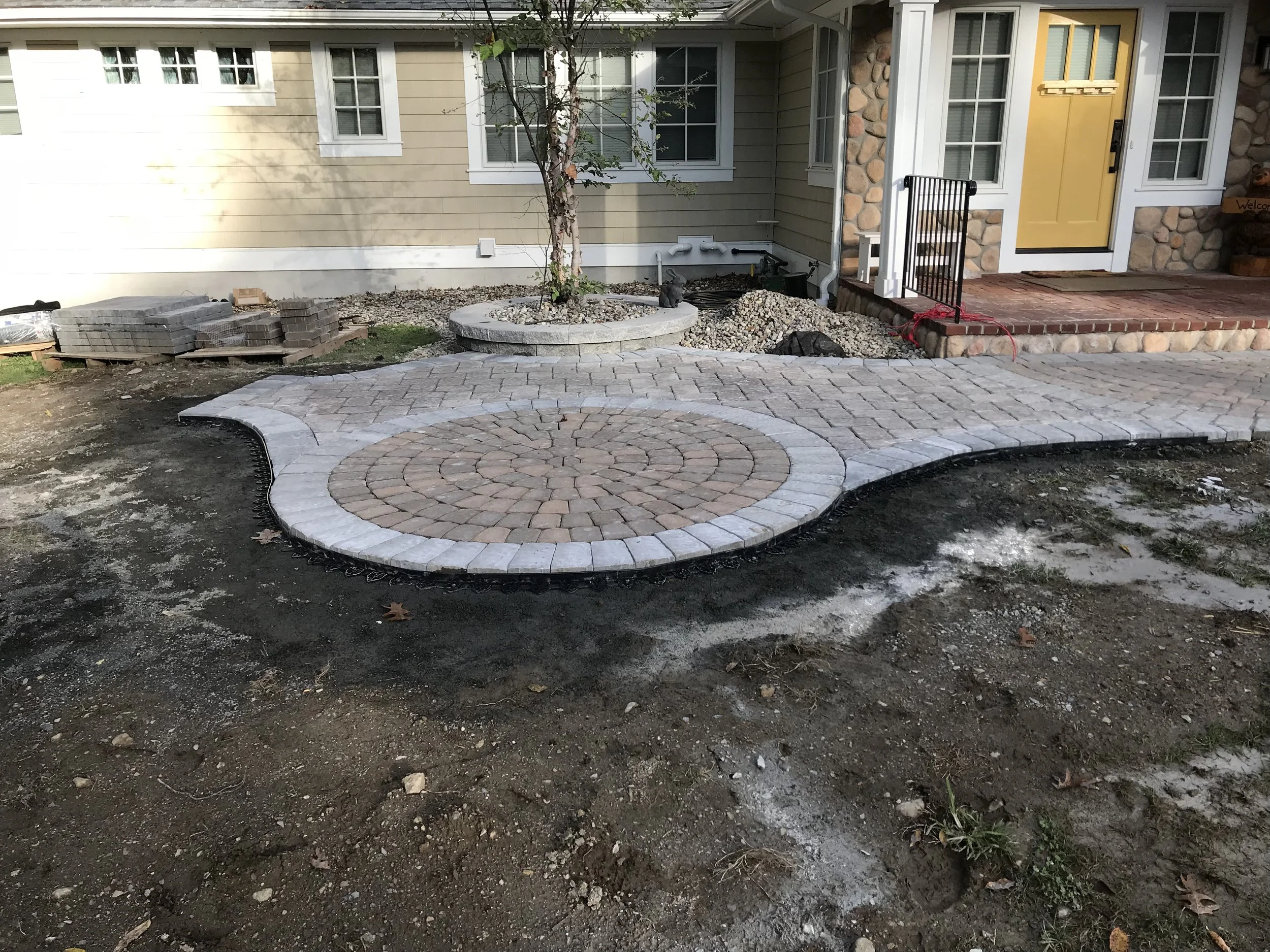 Patios-Walkways-RENOVATION-CONCRETE PAVER-Front Yard-Bracket 3-8-6.jpg
