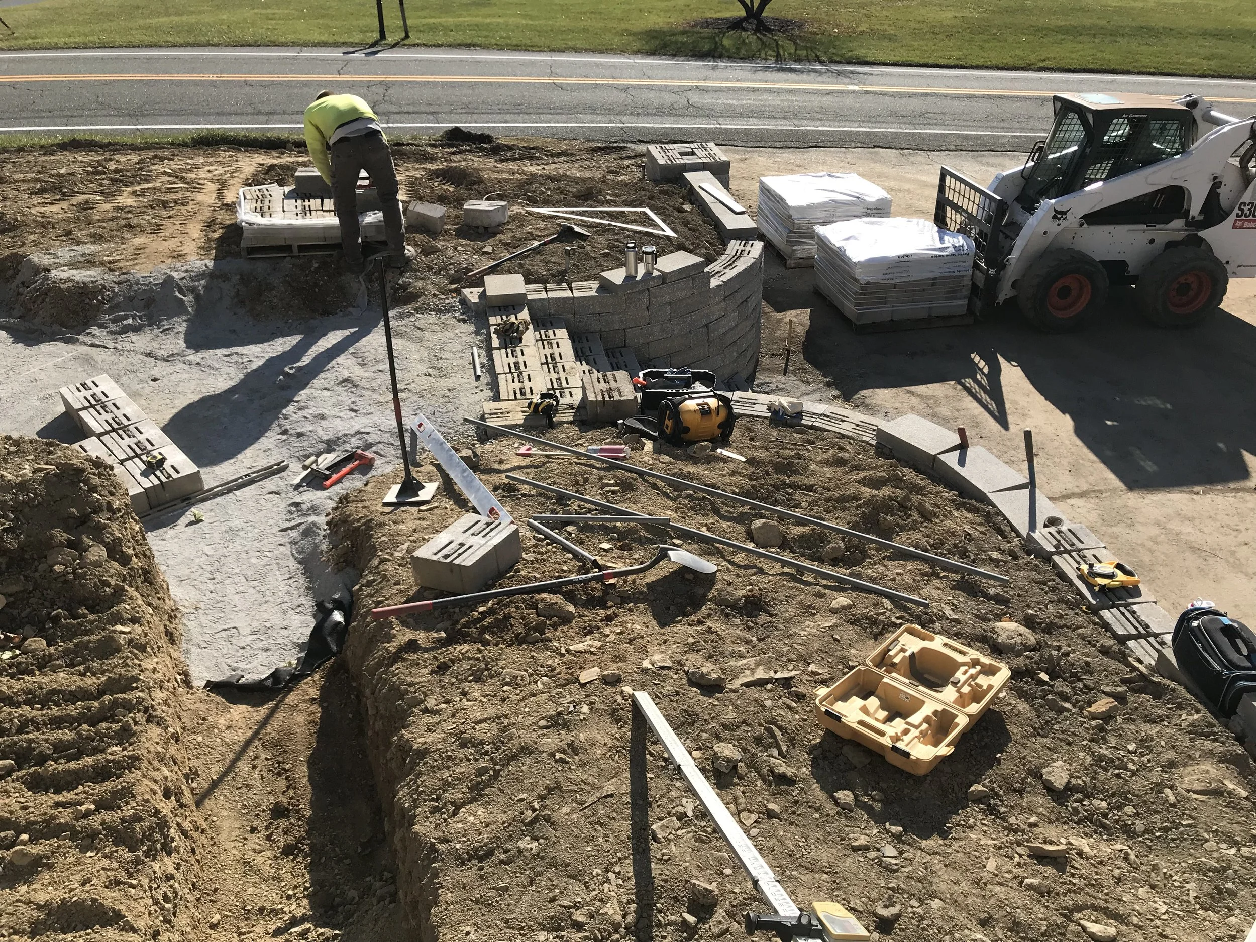 Patios-Walkways-RENOVATION-CONCRETE PAVER-Front Yard-Bracket 4-1-7.jpg