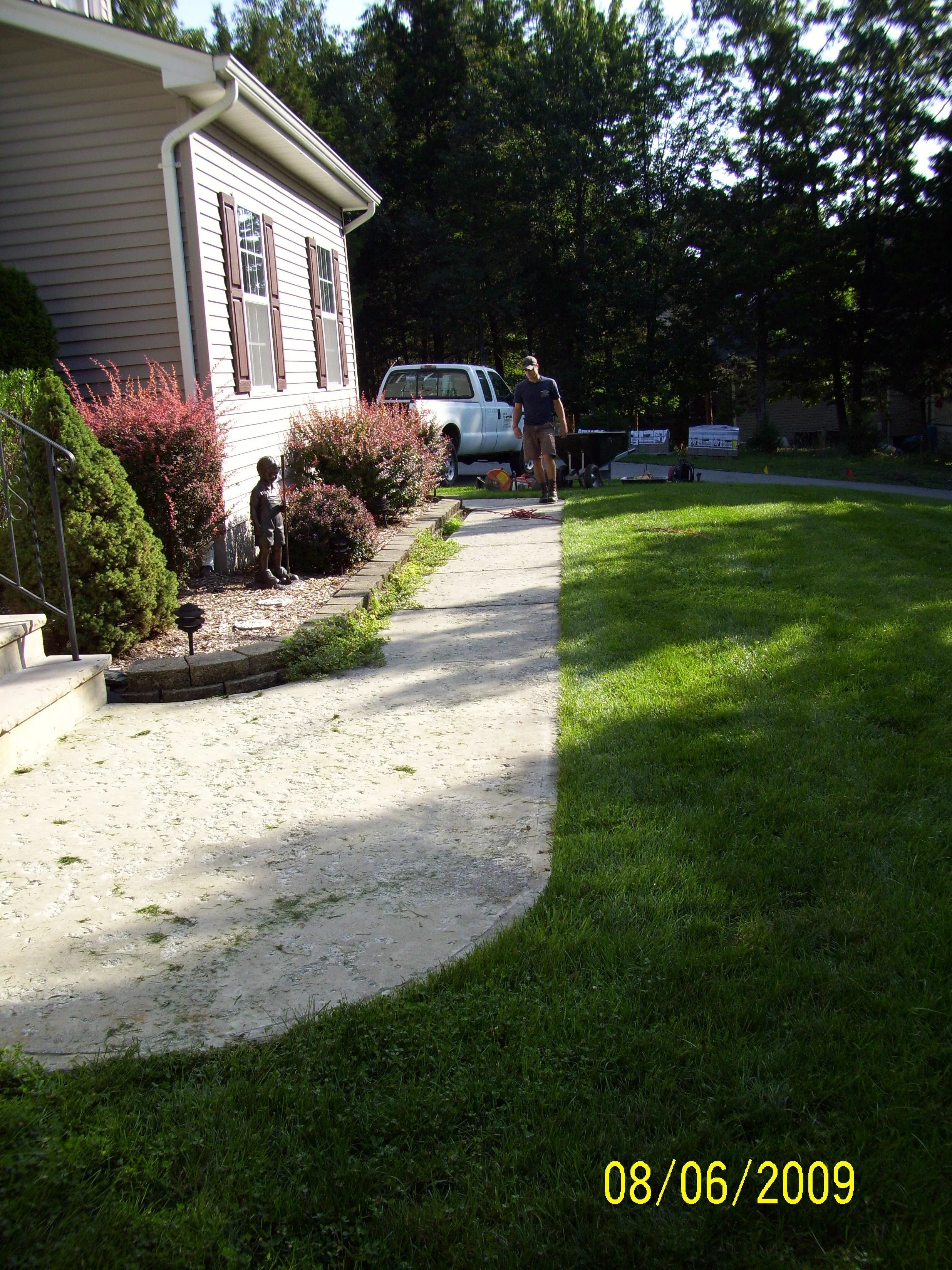 Patios-Walkways-RENOVATION-CONCRETE PAVER-Front Yard-7-3.JPG