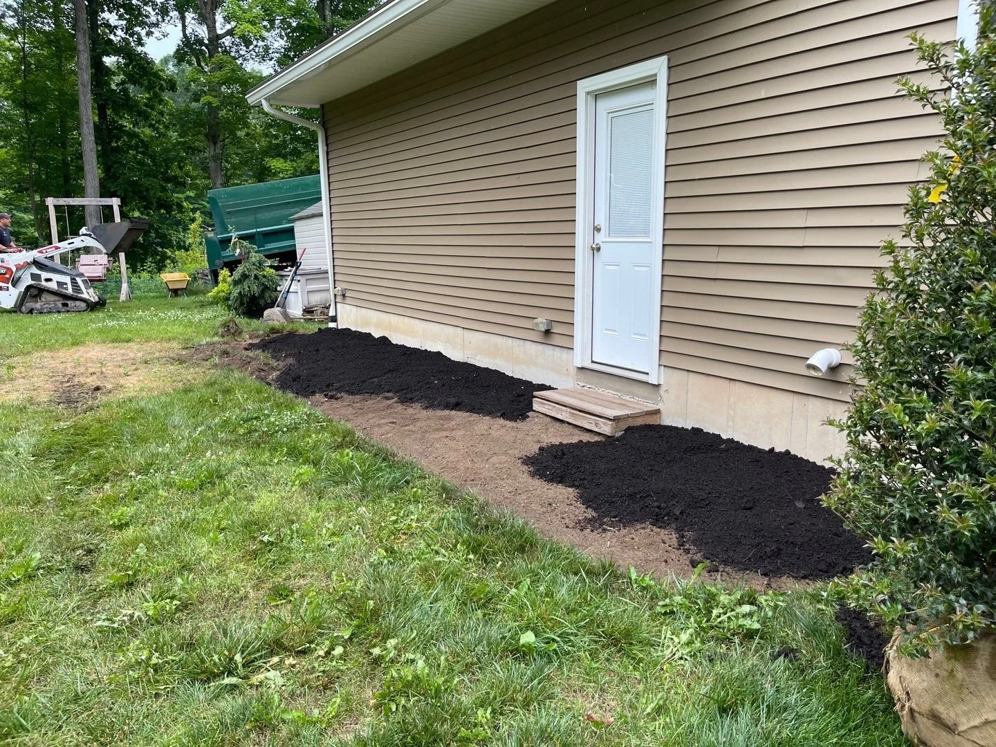 NEW-Backyard-Bracket 1-2-2.jpg