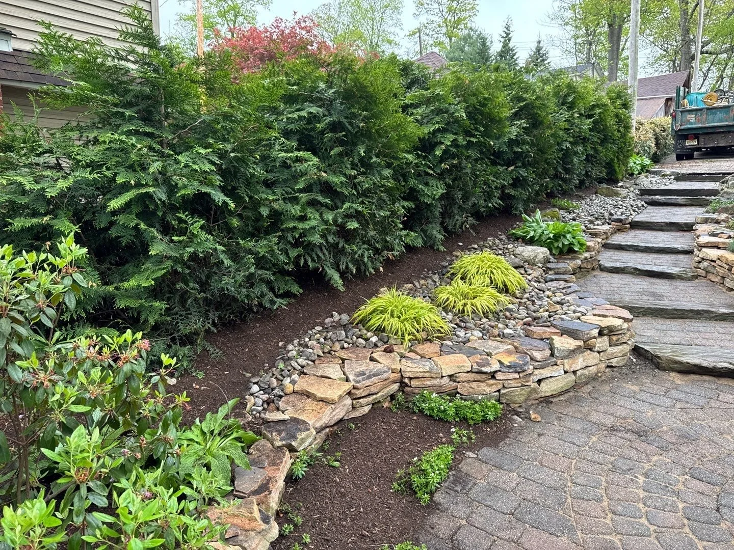 NEW-Property-Border Screenings-Bracket 2-3-3.jpg