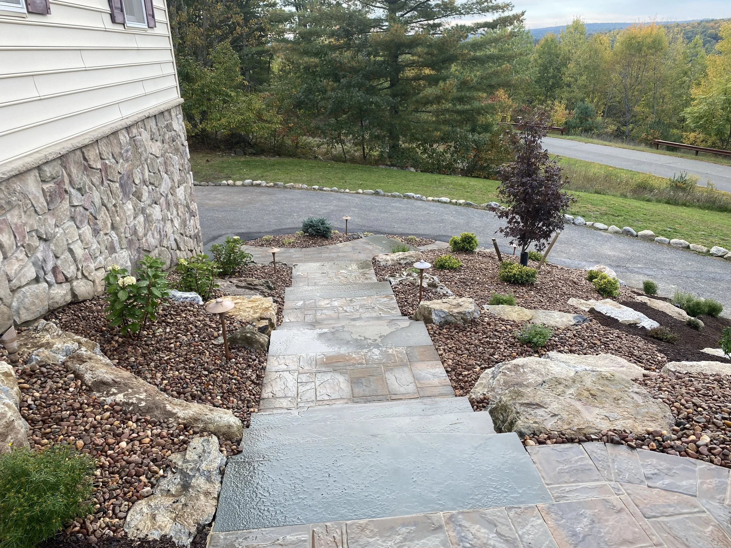 front yard bracket 31-8NPFYB3.jpg