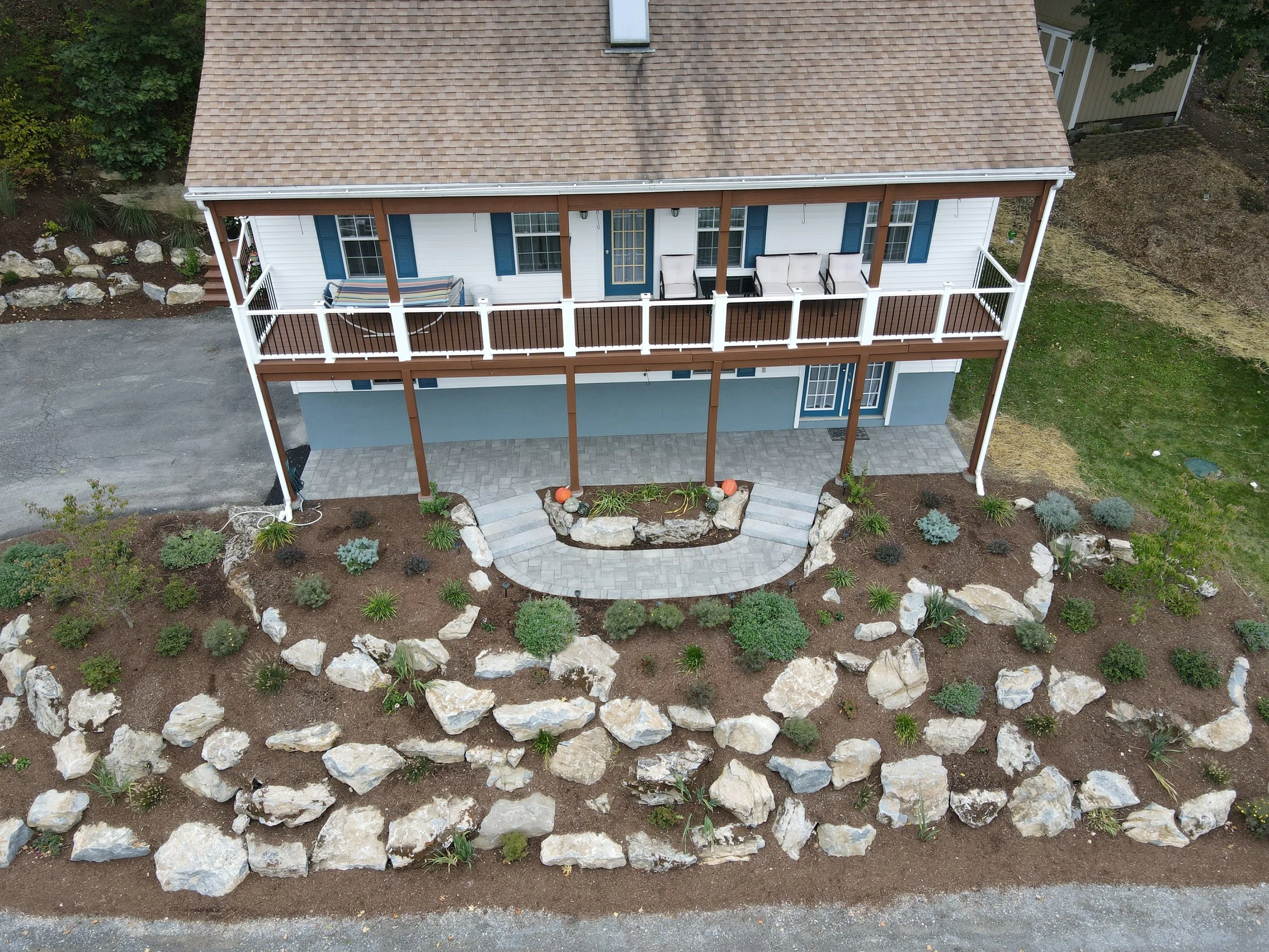 front yard bracket 32-9NPFYB3.JPG