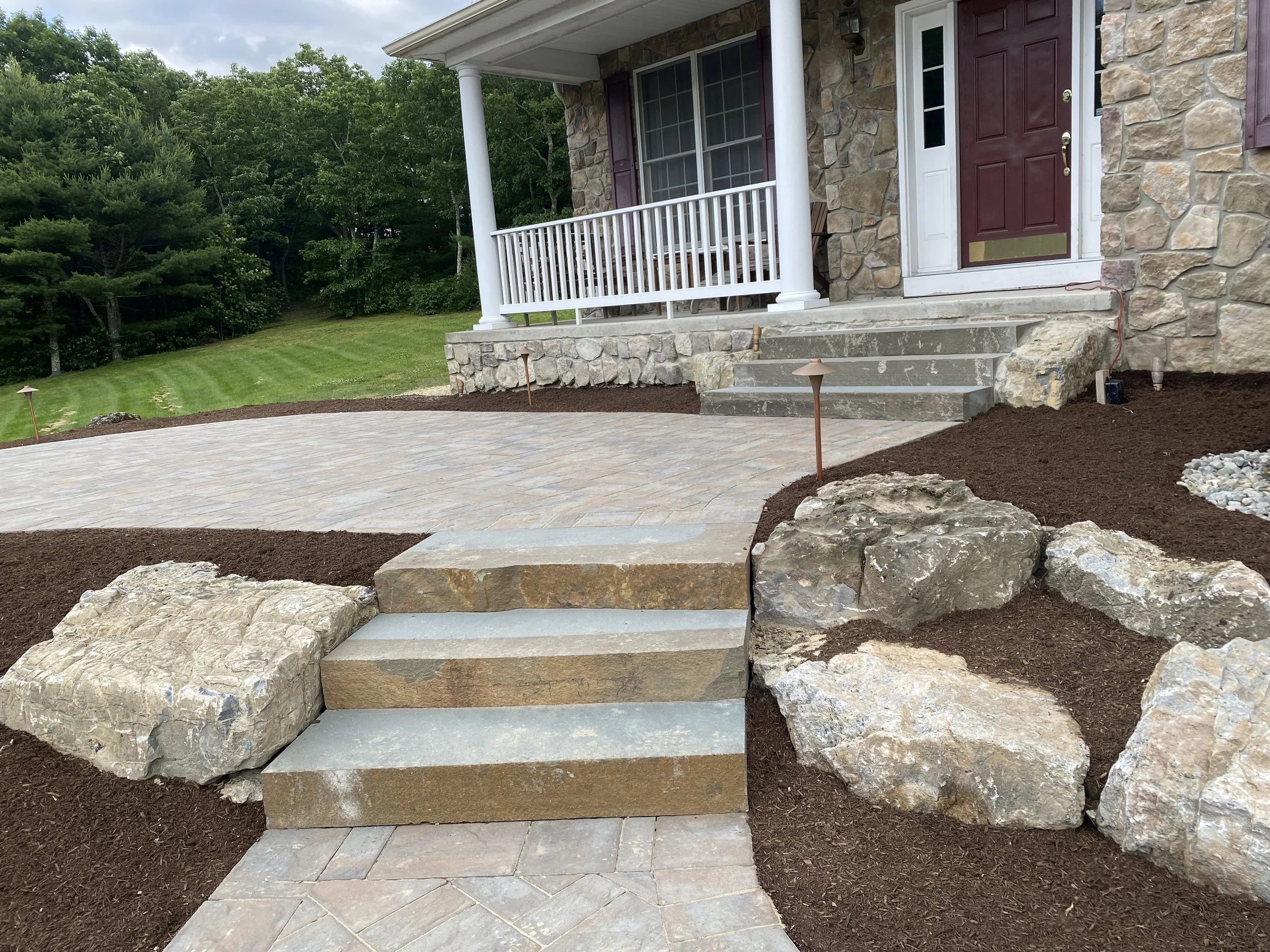 front yard bracket 31-5NPFYB3.jpg