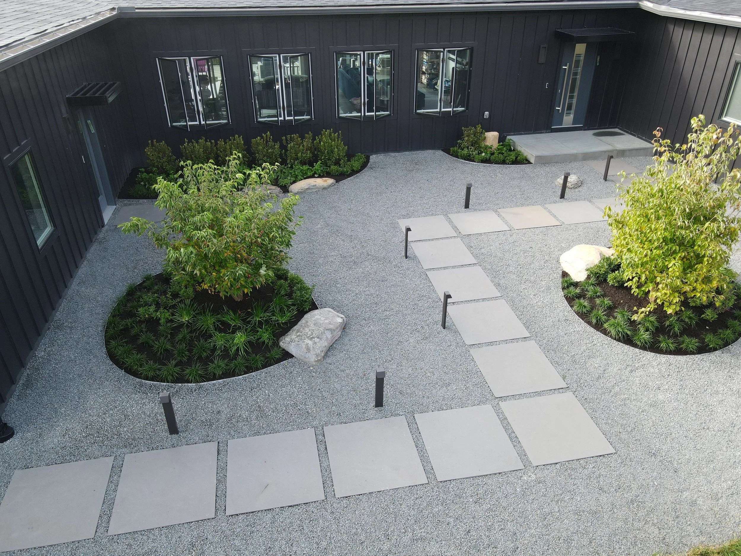 front yard bracket 34-6NPFYB3.jpg