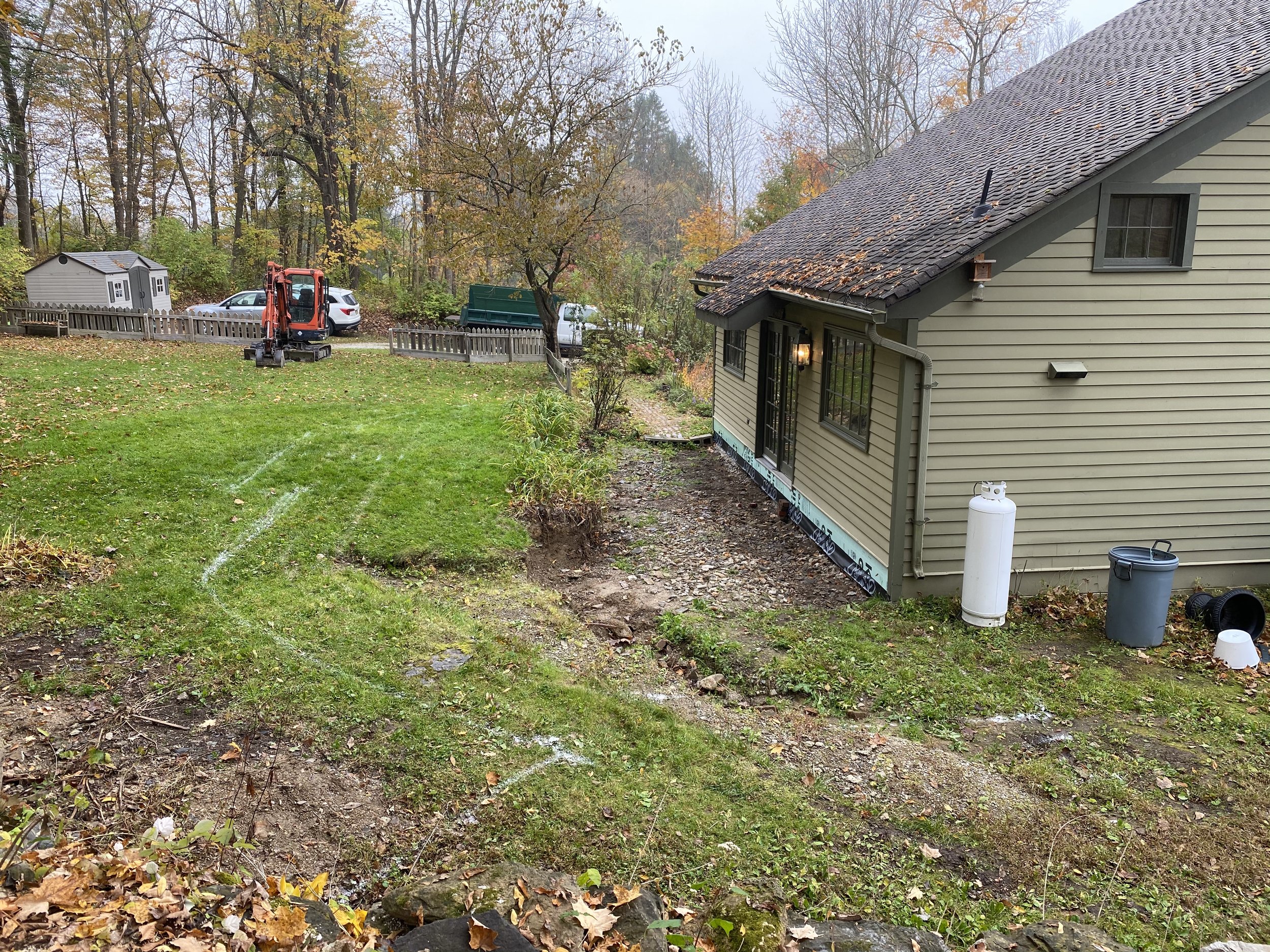 Patios-Walkways-NEW-CONCRETE PAVER-Backyard-Bracket 3-1-1NPWCPBYB3.jpg