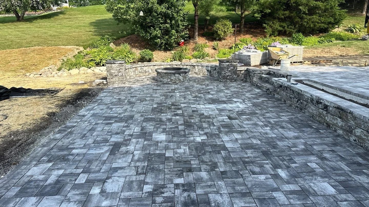 Patios-Walkways-NEW-CONCRETE PAVER-Backyard-Bracket 3-2-3NPWCPBYB3.jpg