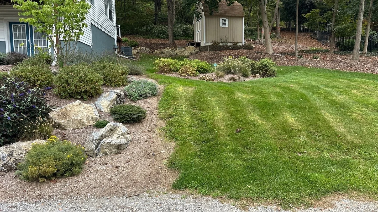 Patios-Walkways-NEW-CONCRETE PAVER-Backyard-Bracket 3-3-3NPWCPBYB3.jpg