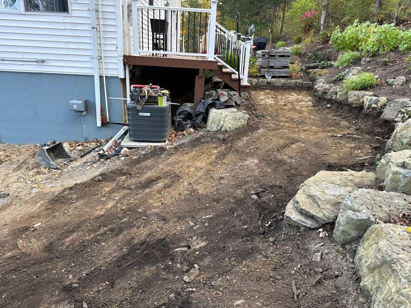 Patios-Walkways-NEW-CONCRETE PAVER-Backyard-Bracket 3-3-5NPWCPBYB3.jpg