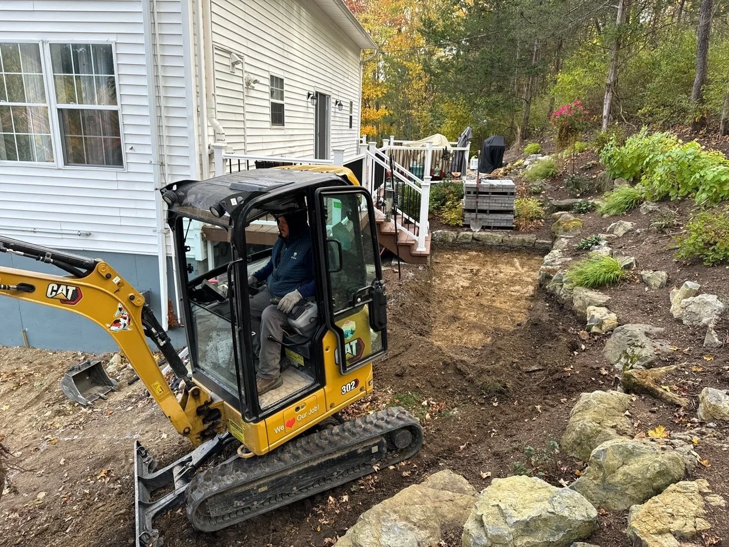 Patios-Walkways-NEW-CONCRETE PAVER-Backyard-Bracket 3-3-6NPWCPBYB3.jpg