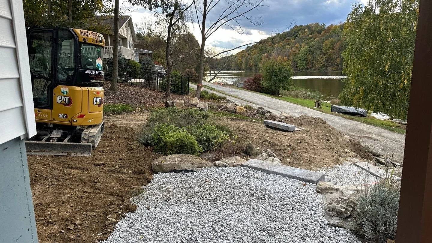 Patios-Walkways-NEW-CONCRETE PAVER-Backyard-Bracket 3-3-11NPWCPBYB3.jpg