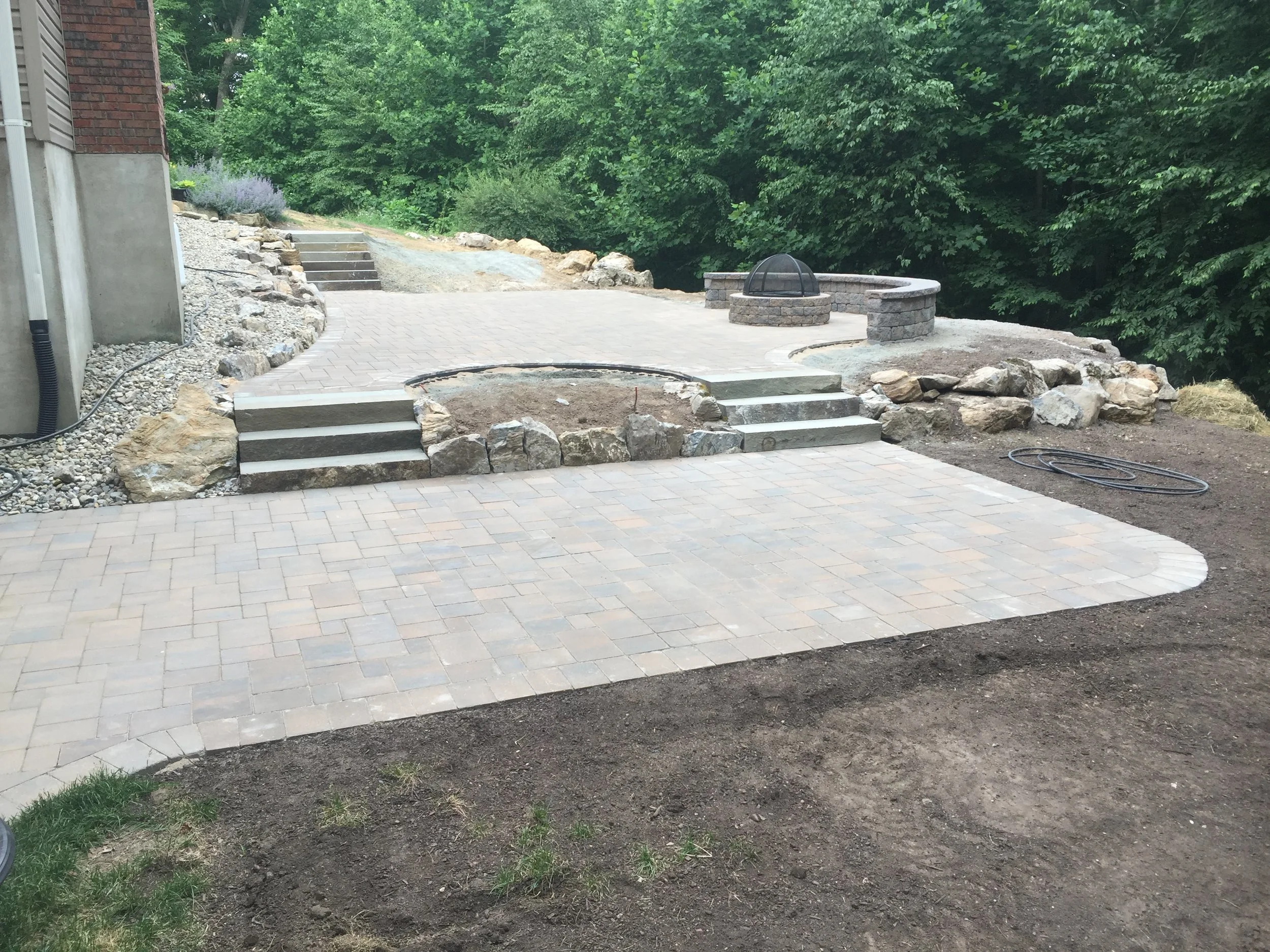 Patios-Walkways-NEW-CONCRETE PAVER-Backyard-Bracket 4-1-4NPWCPBYB4.jpg